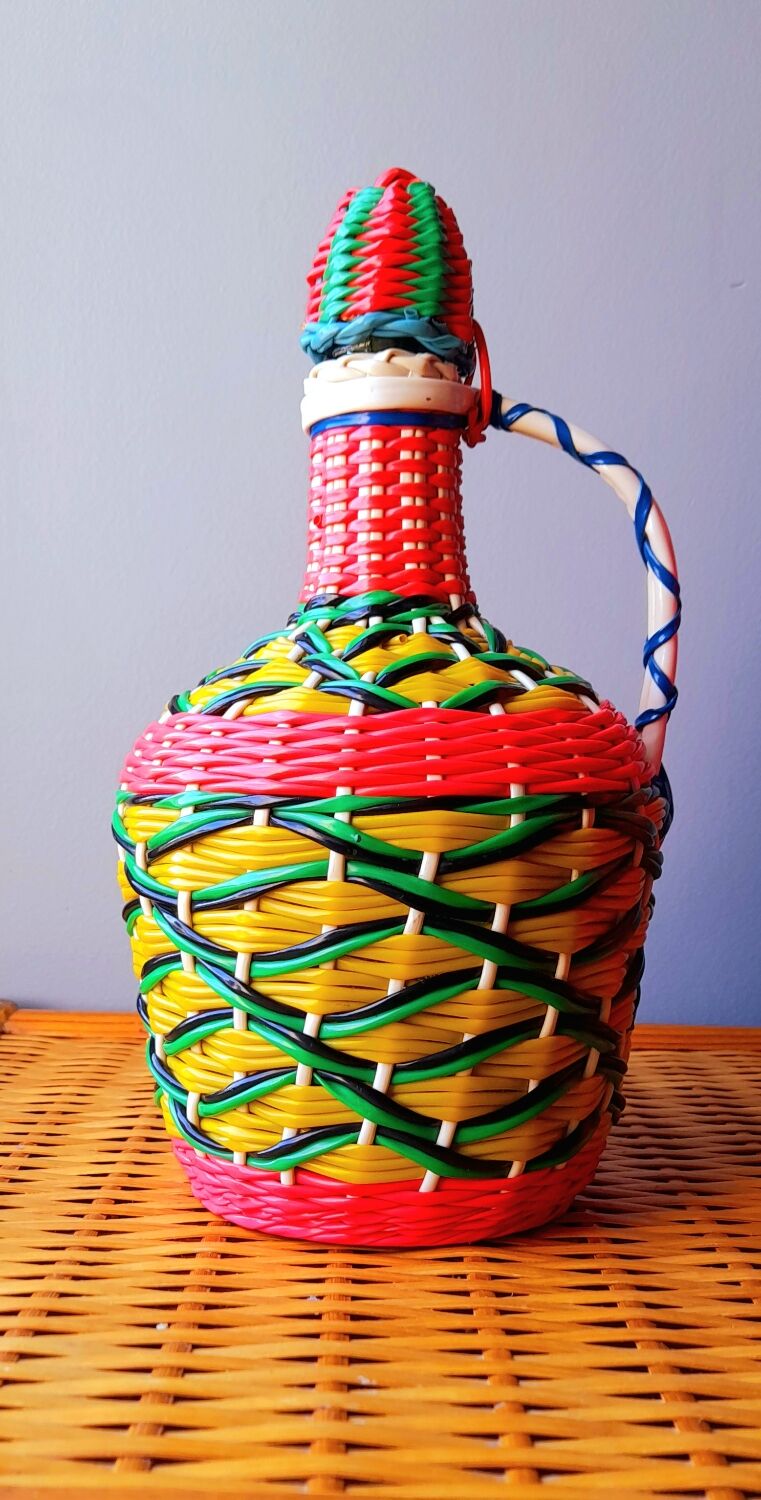 Set of 2 bottles scoubidous 60s