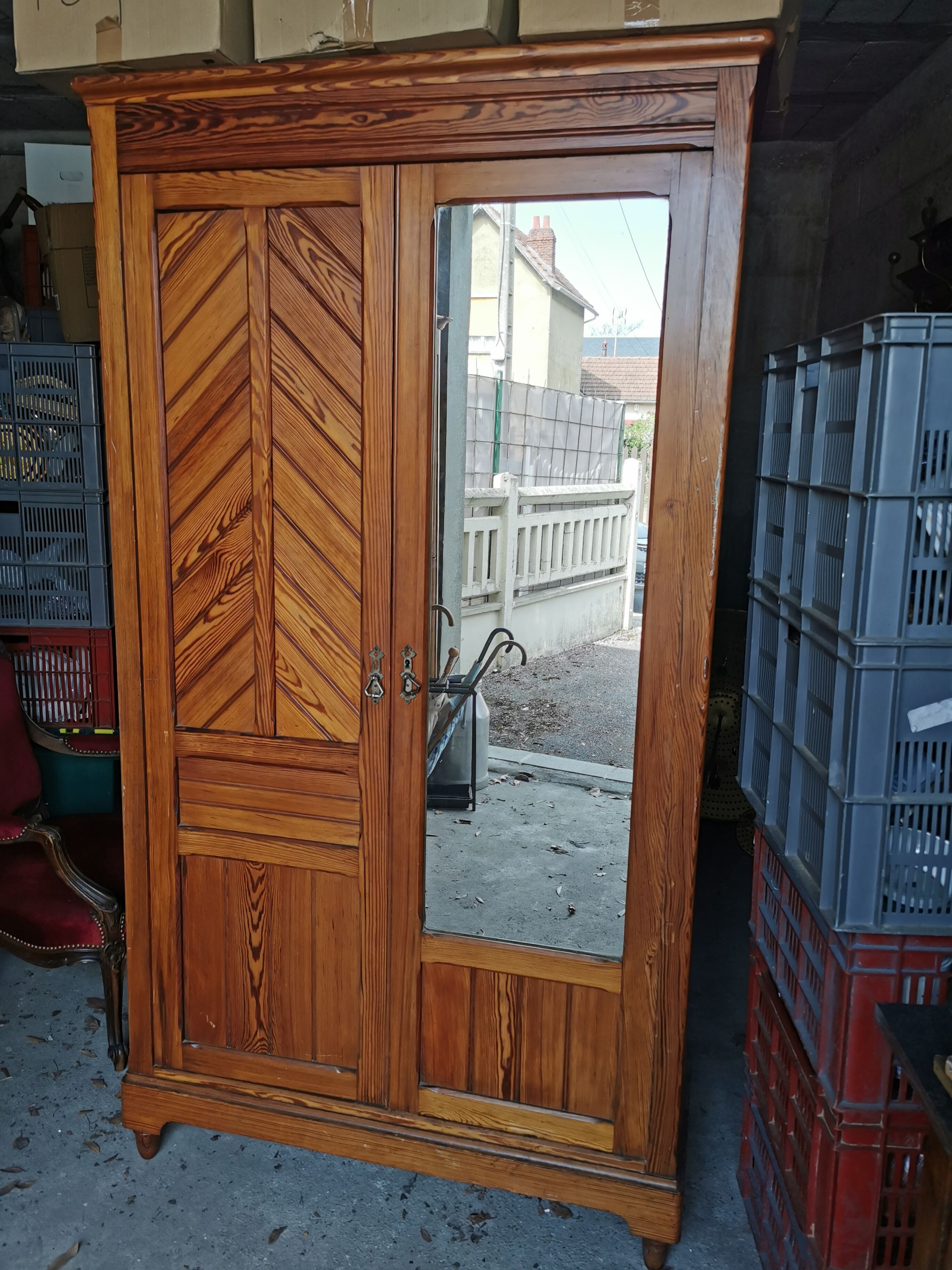 Armoire ancienne en pitchpin, vers 1900, début XXe