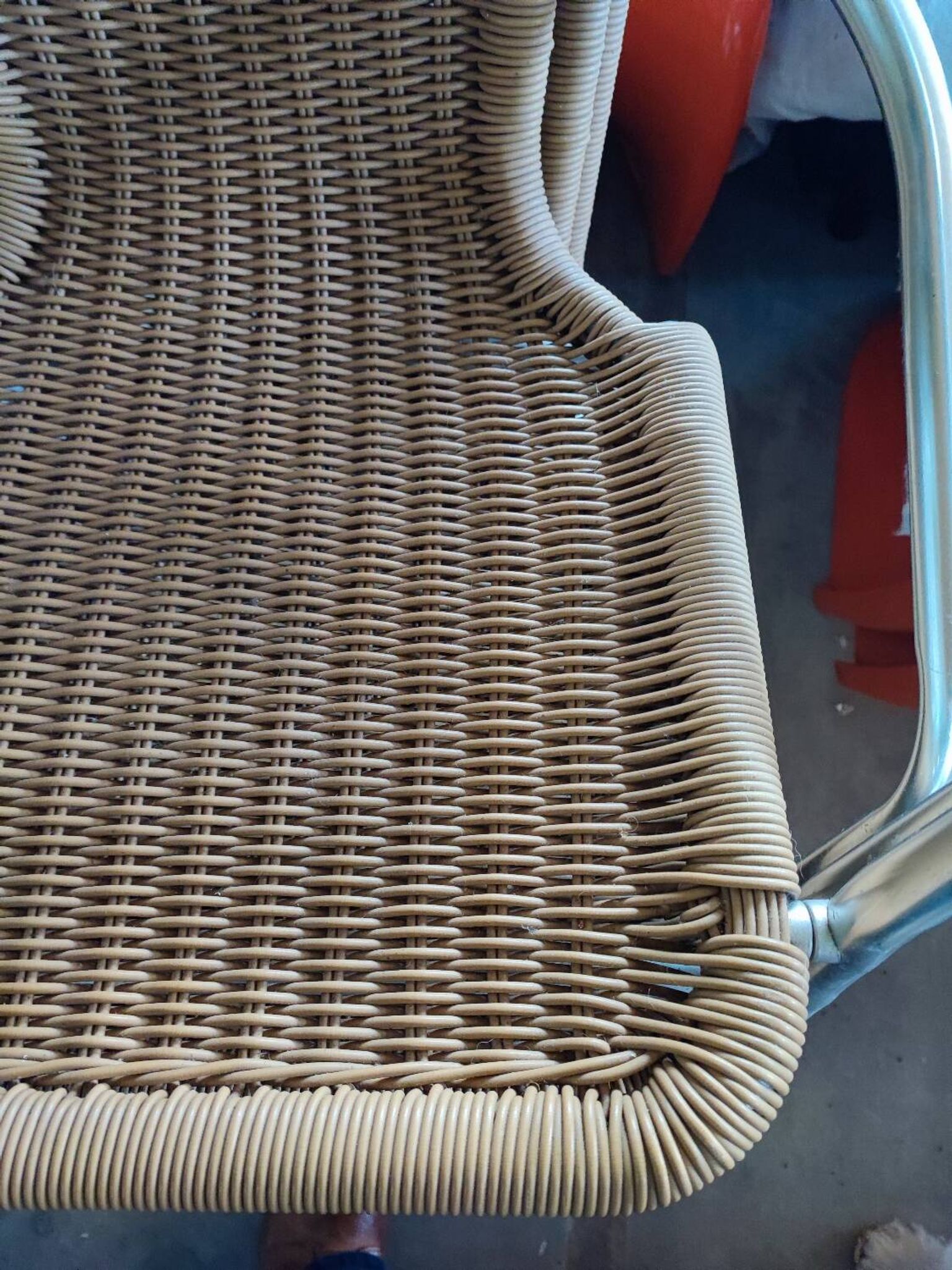Chaises scoubidou et aluminium