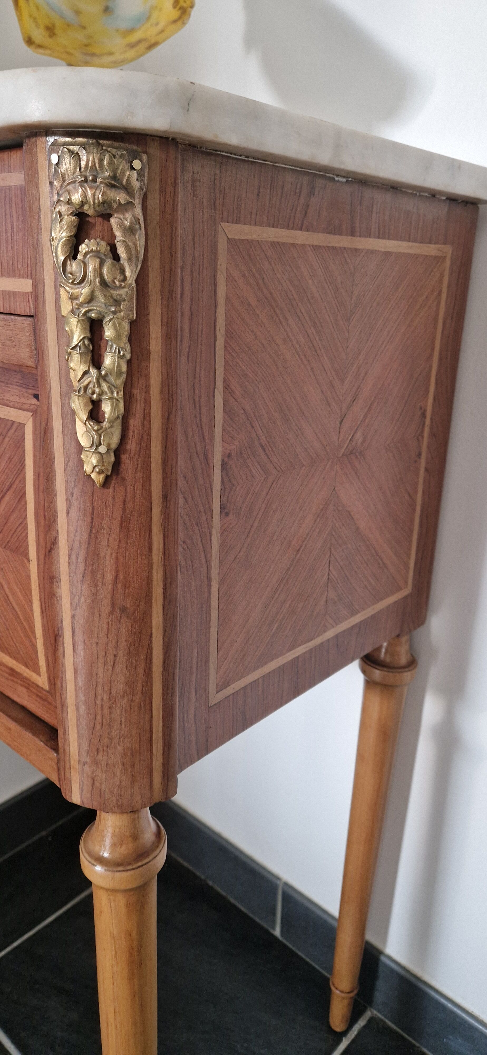 Louis XVI style side table - Marquetry wood and gilded bronze