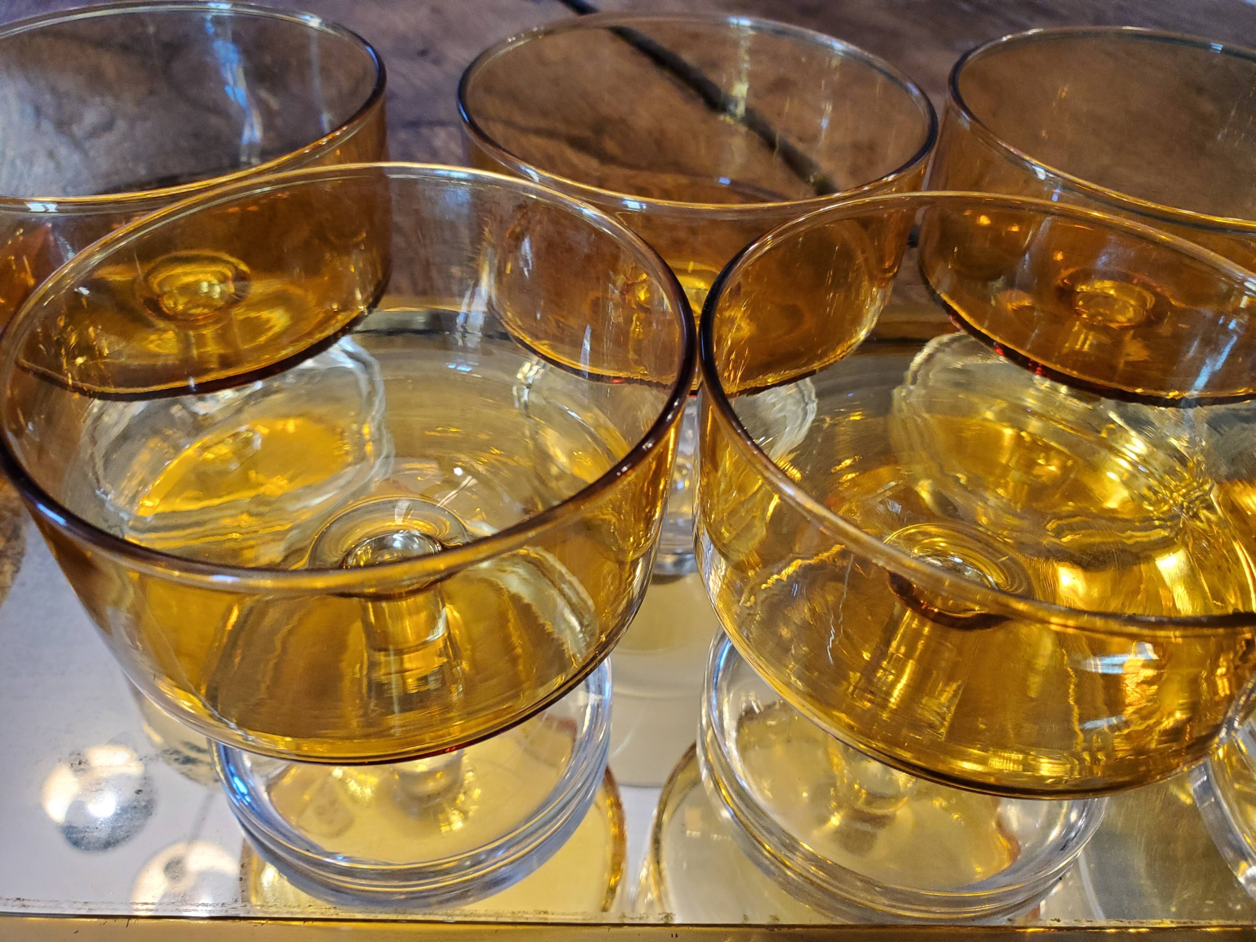 7 coupes à Champagne ou à dessert 70's