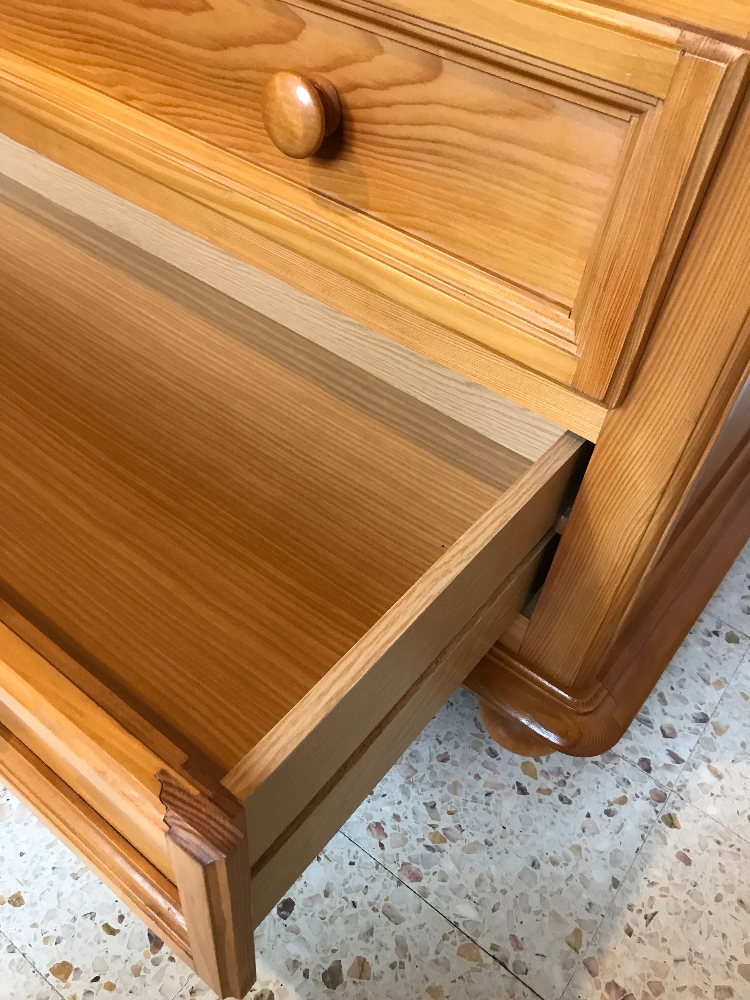 Vintage wooden chest of drawers 3 drawers round buttons country style