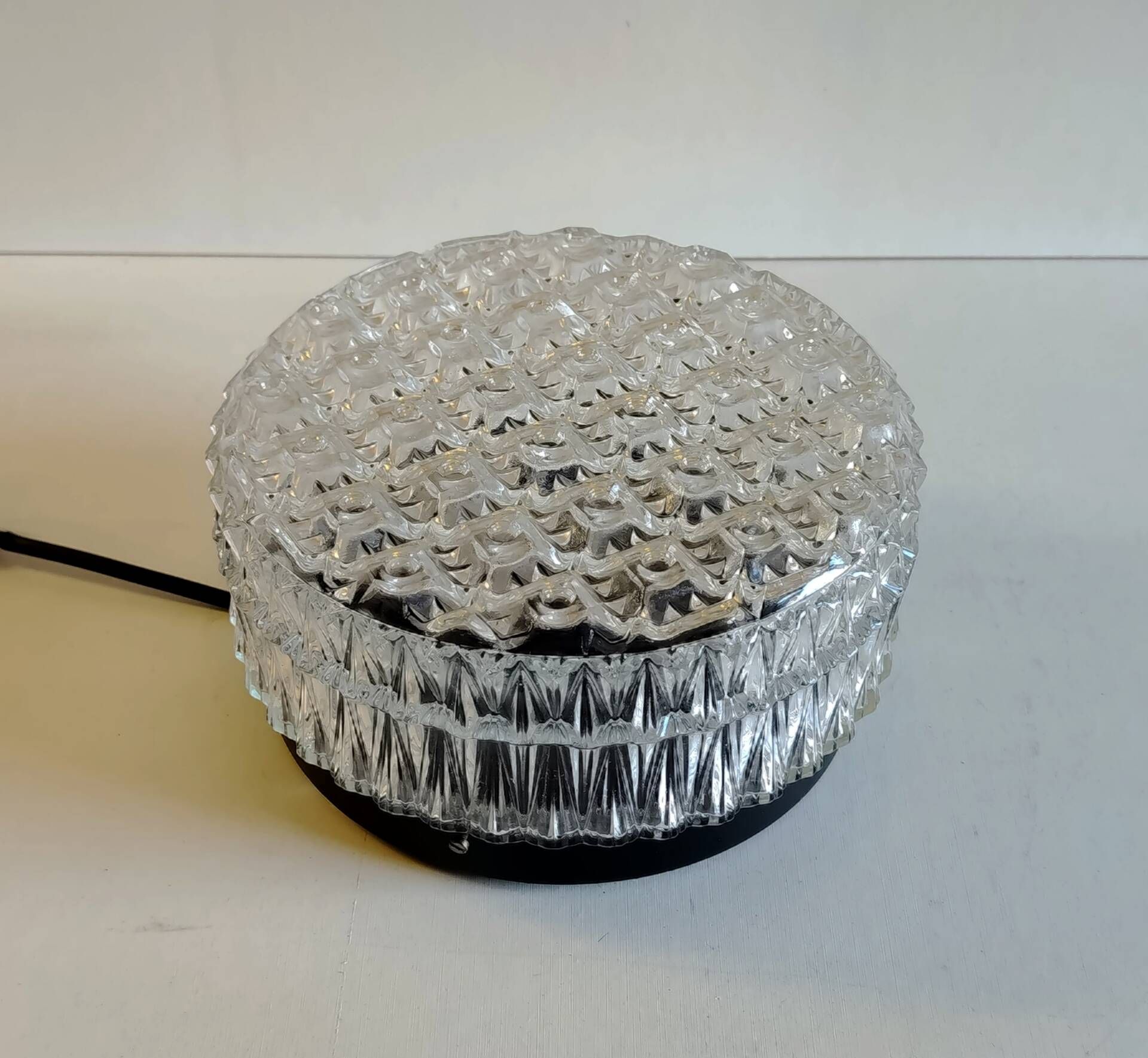 Plafonnier ou applique en verre moulé - design 70's 