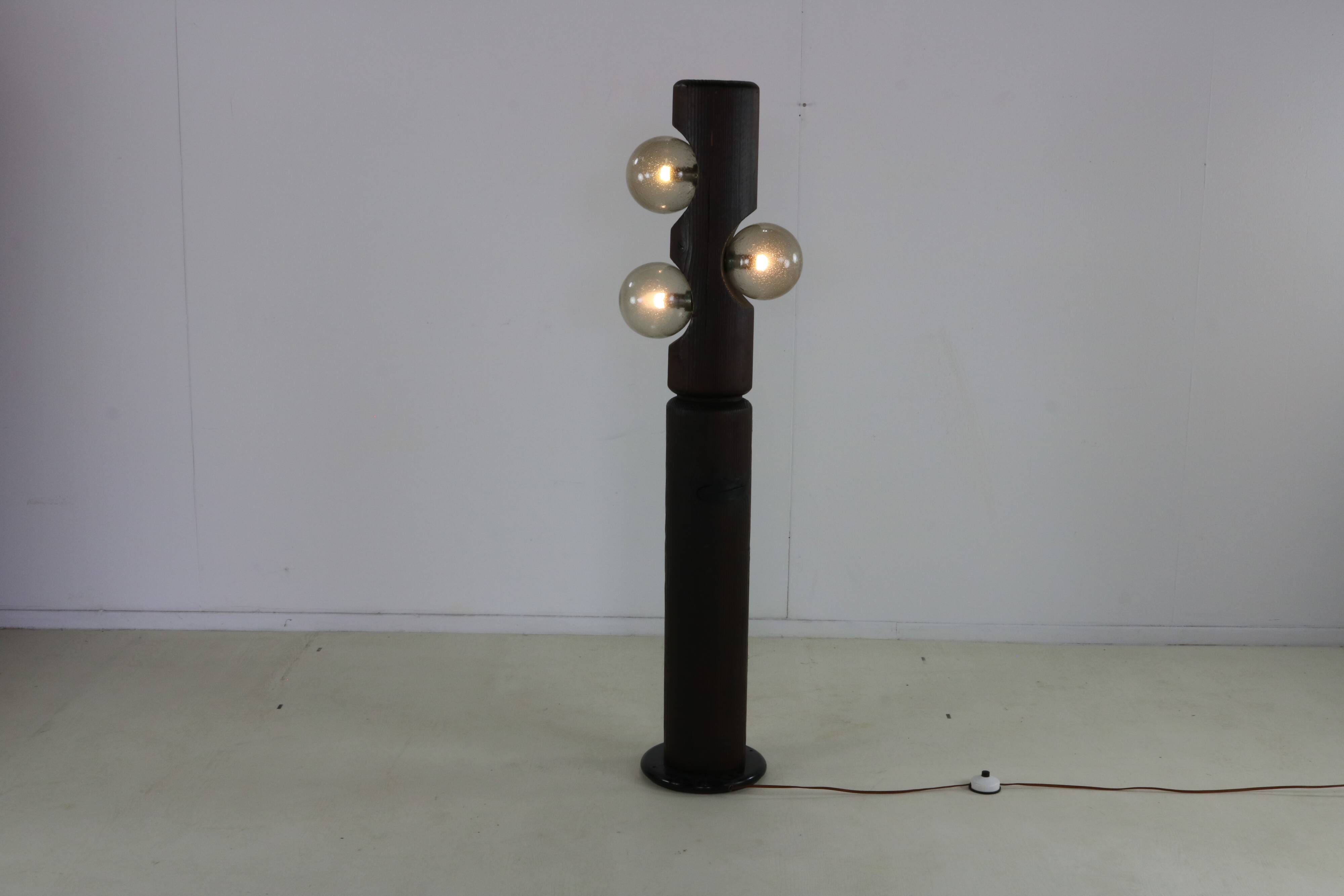 Brutalist design floorlamp