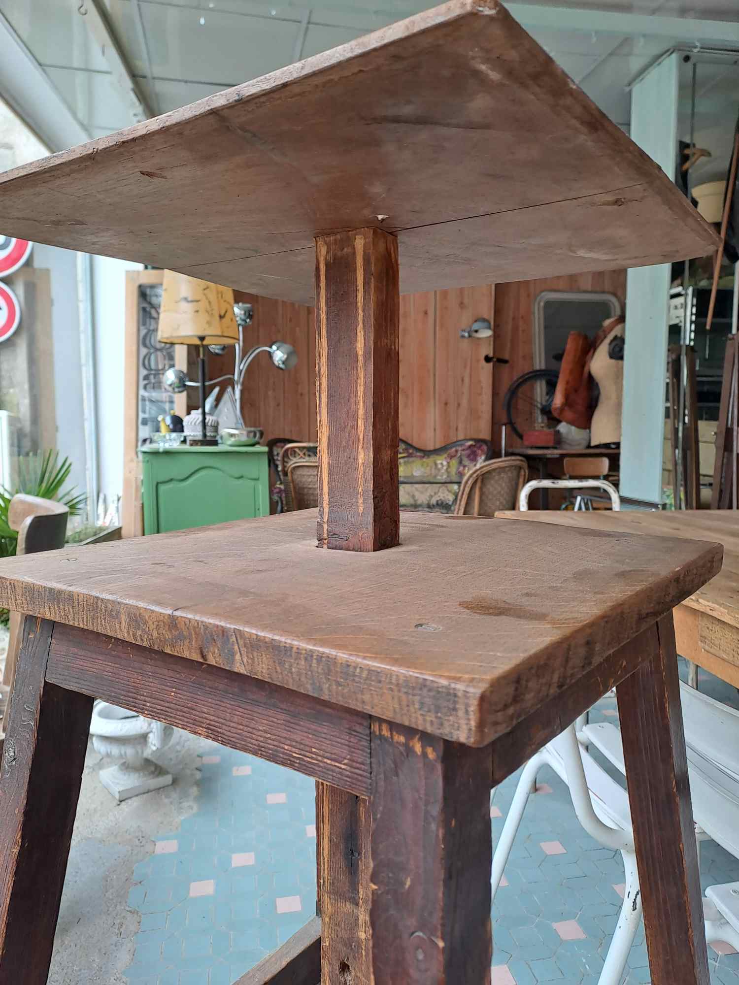 Hot seat artist sculptor painter workshop