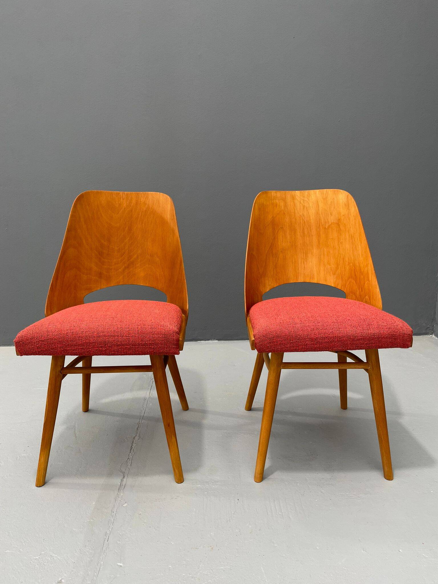 Pair of TON Model 514 Dining Chairs – Radomír Hofman, 1960s