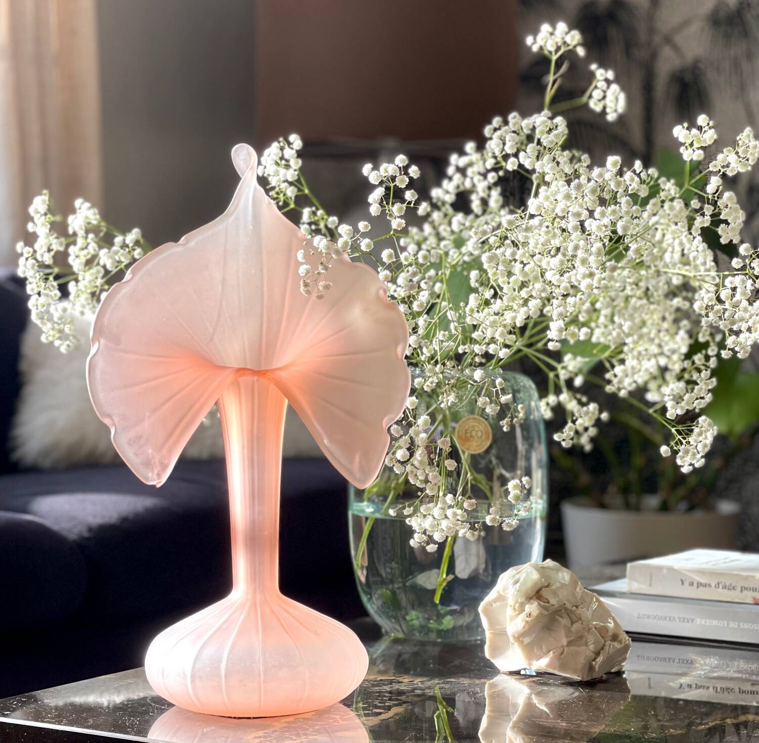 Leonardo vase in pink frosted glass