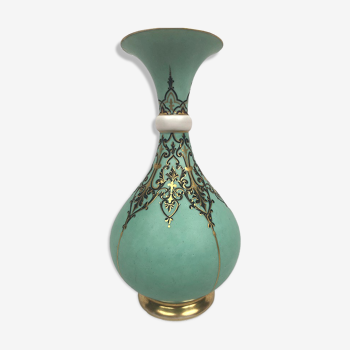 Vase boule à fût cintré en porcelaine vert céladon, XIXe