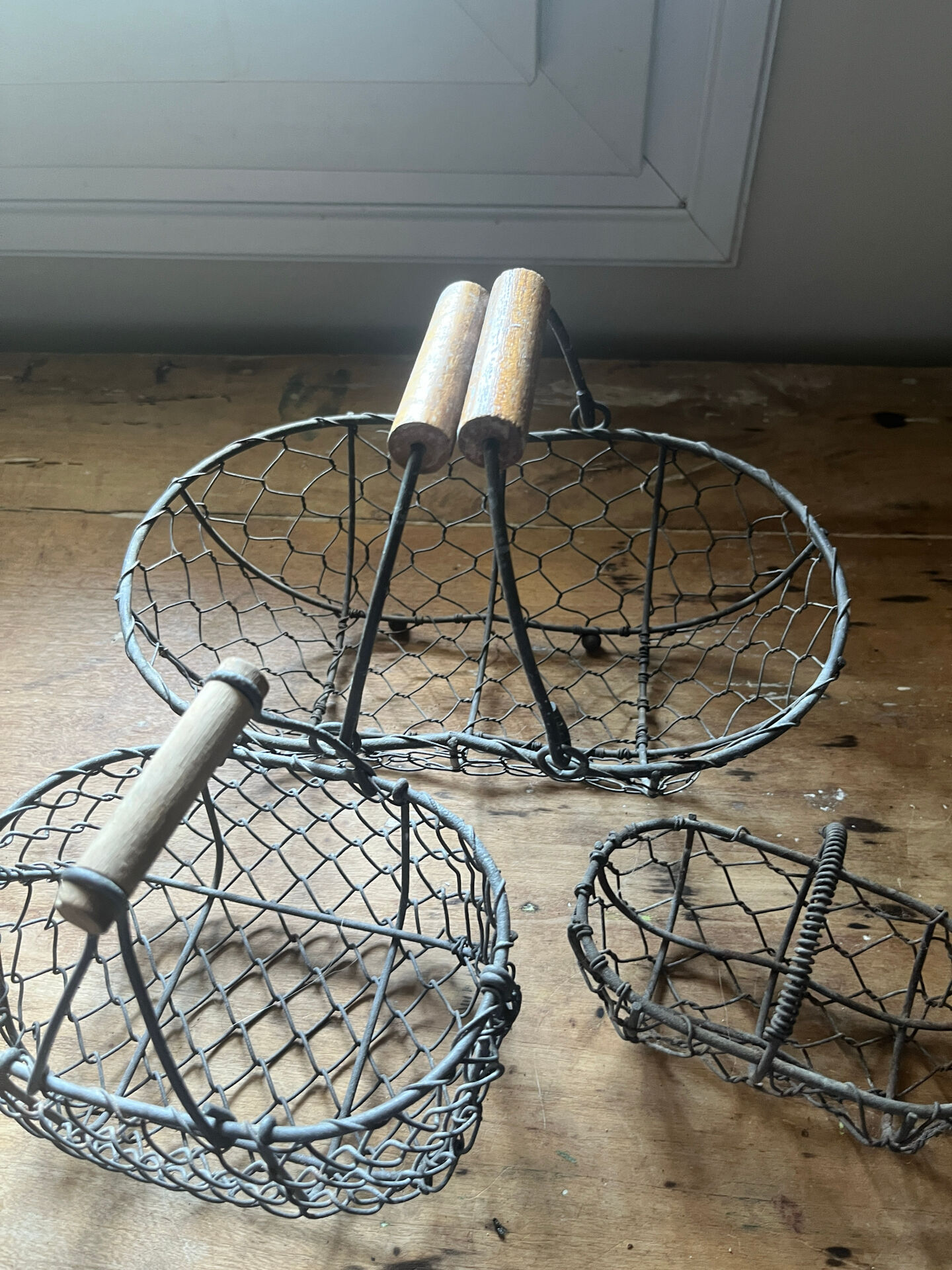 3 petits paniers à coquillages