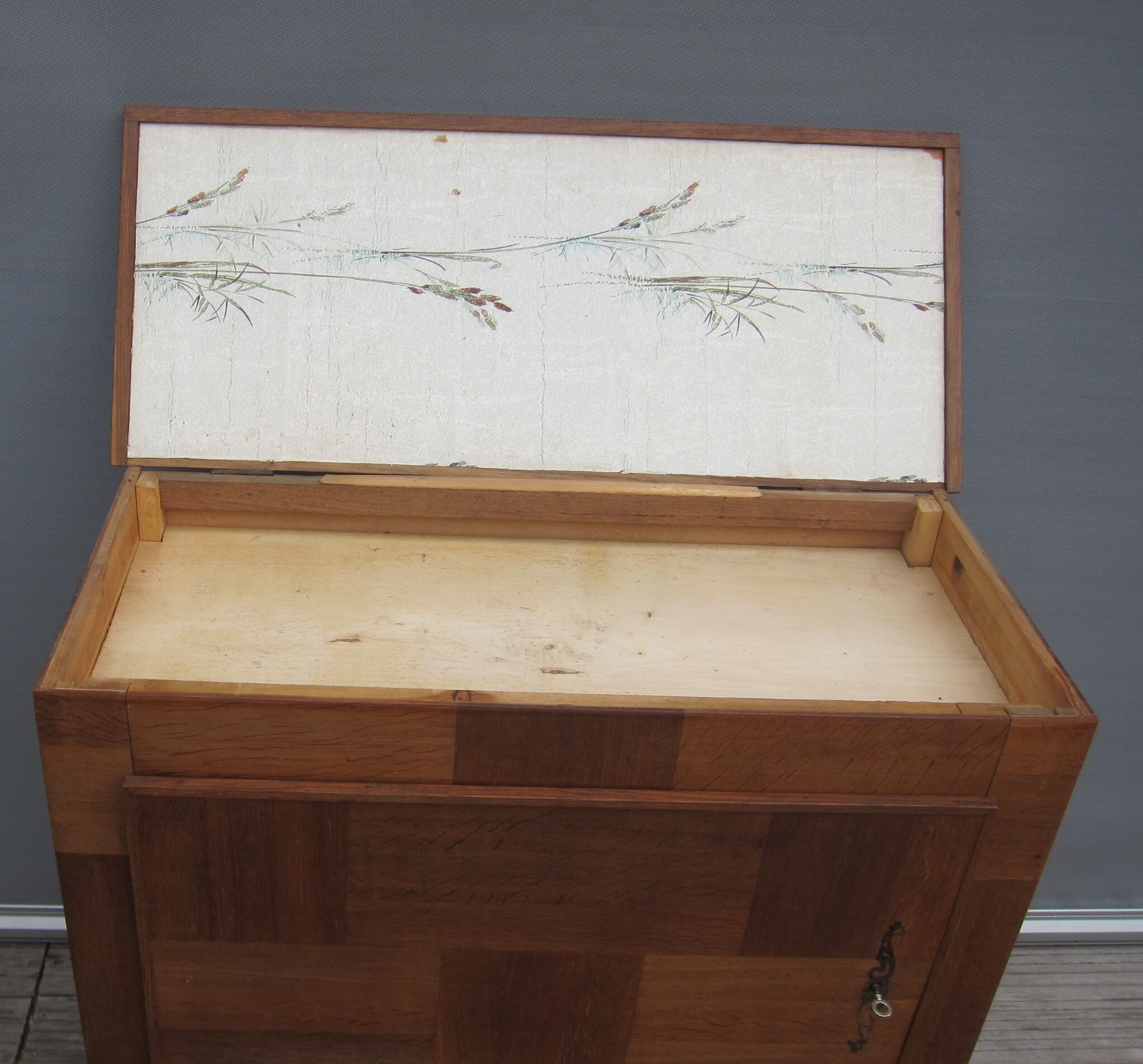 Furniture to shoes on wheels 1945