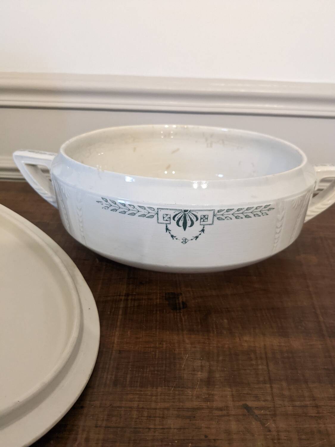 Clara soup tureen, Gien iron earth