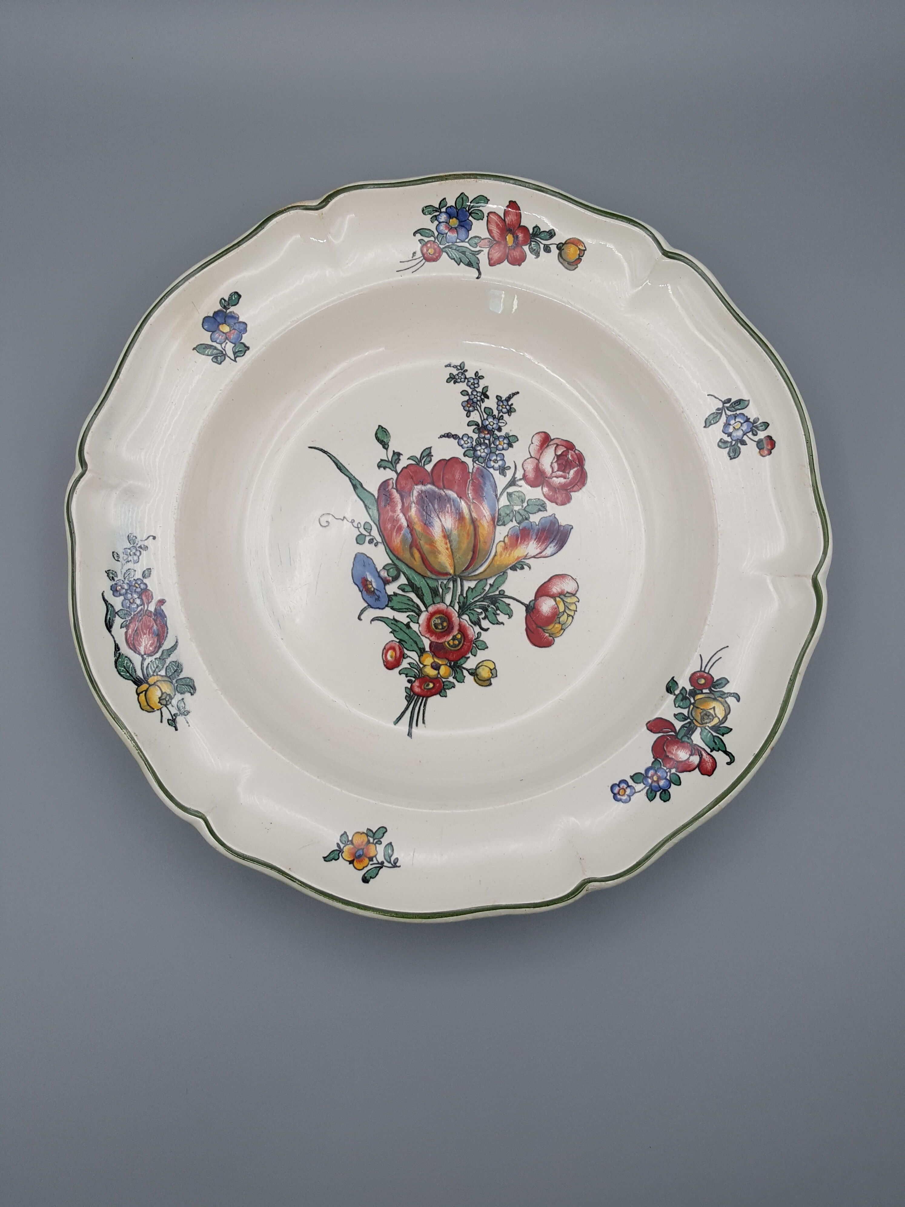 Series of 5 hollow plates Villeroy and Boch décor Mettlach flowers