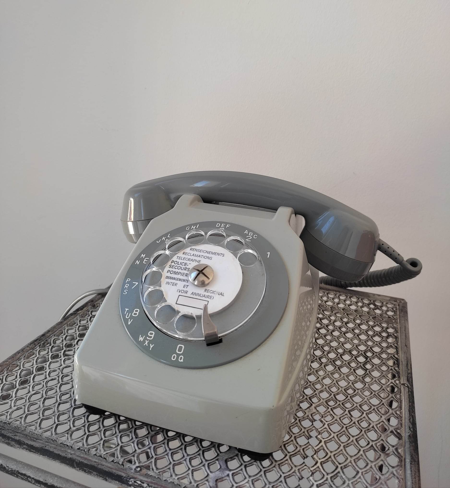 TÉLÉPHONE ANCIEN PTT Ericsson 1977 gris cadran rotatif vintage, Propriété État EUR 30,00 - FR