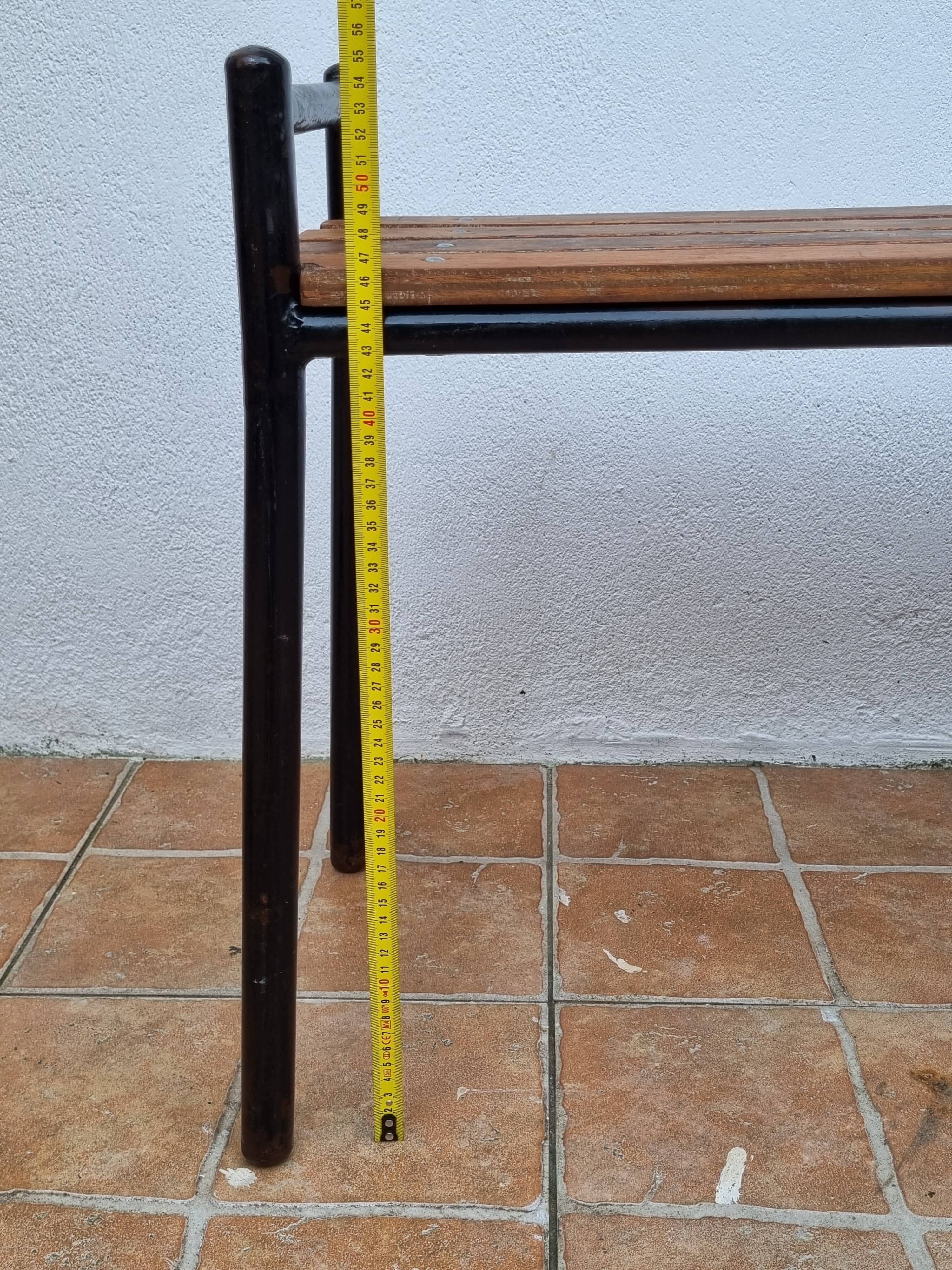 Bench in painted metal and wood, 100 cm