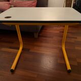 Bureau et chaise tubulaire jaune année 70's