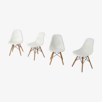 4 DSW chairs by Eames, Vitra edition