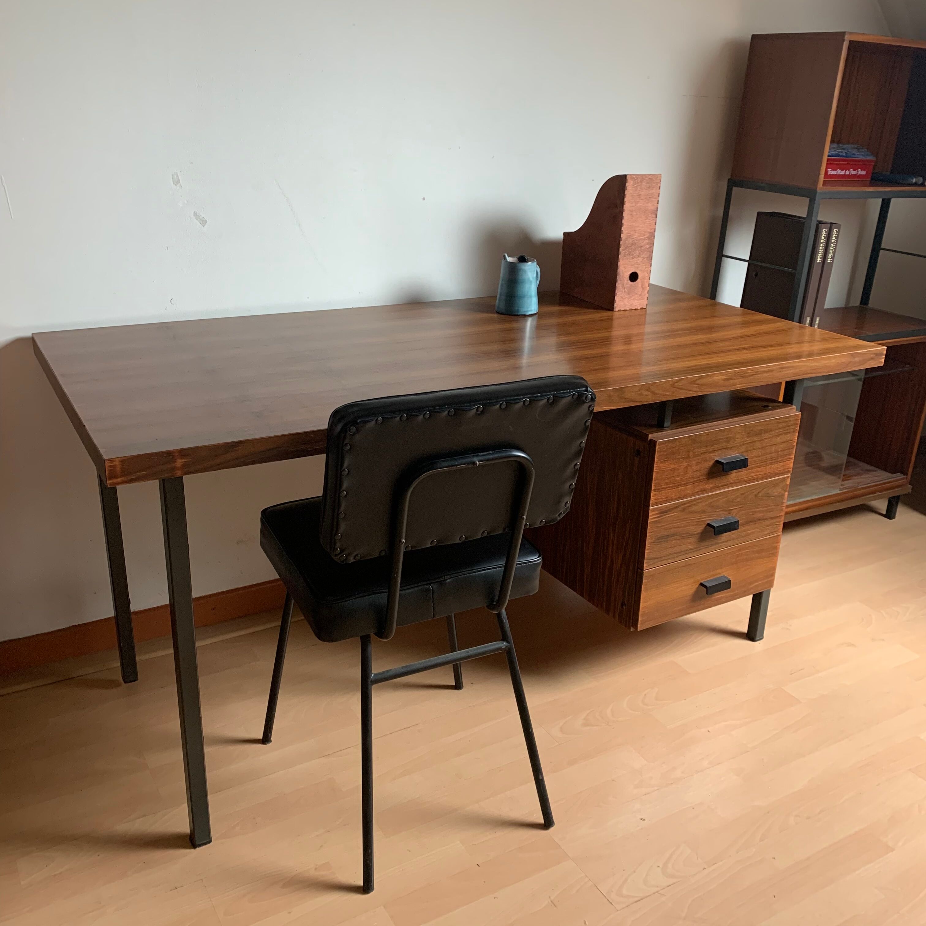 Vintage modernist office