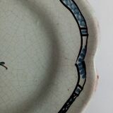 Plat en céramique du centre. XIX ièm siècle.