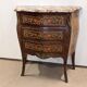 Petite commode sauteuse louis XV marquetée