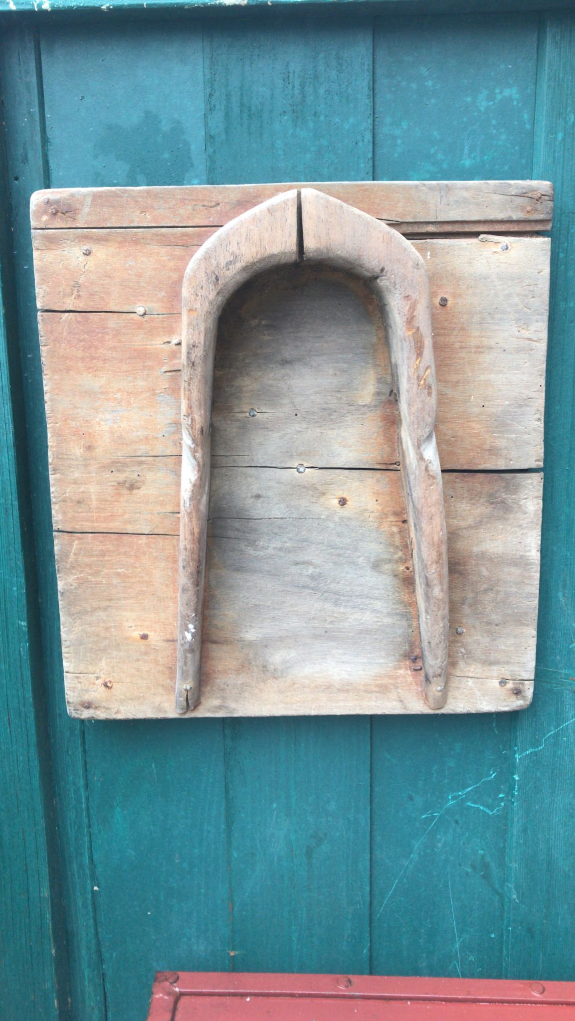 Oyster farmer's vase racket