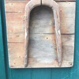 Oyster farmer's vase racket