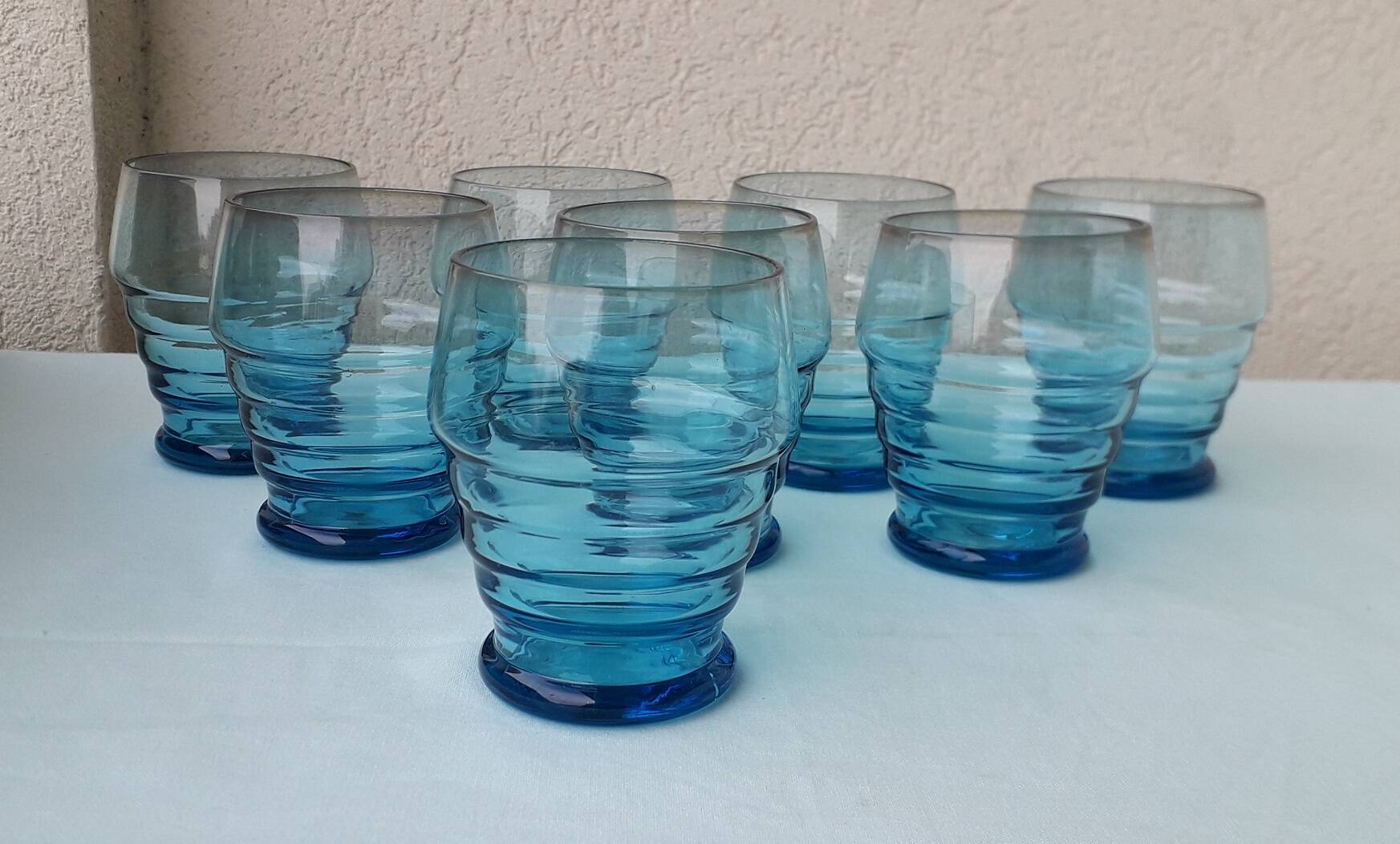 8 blue glasses