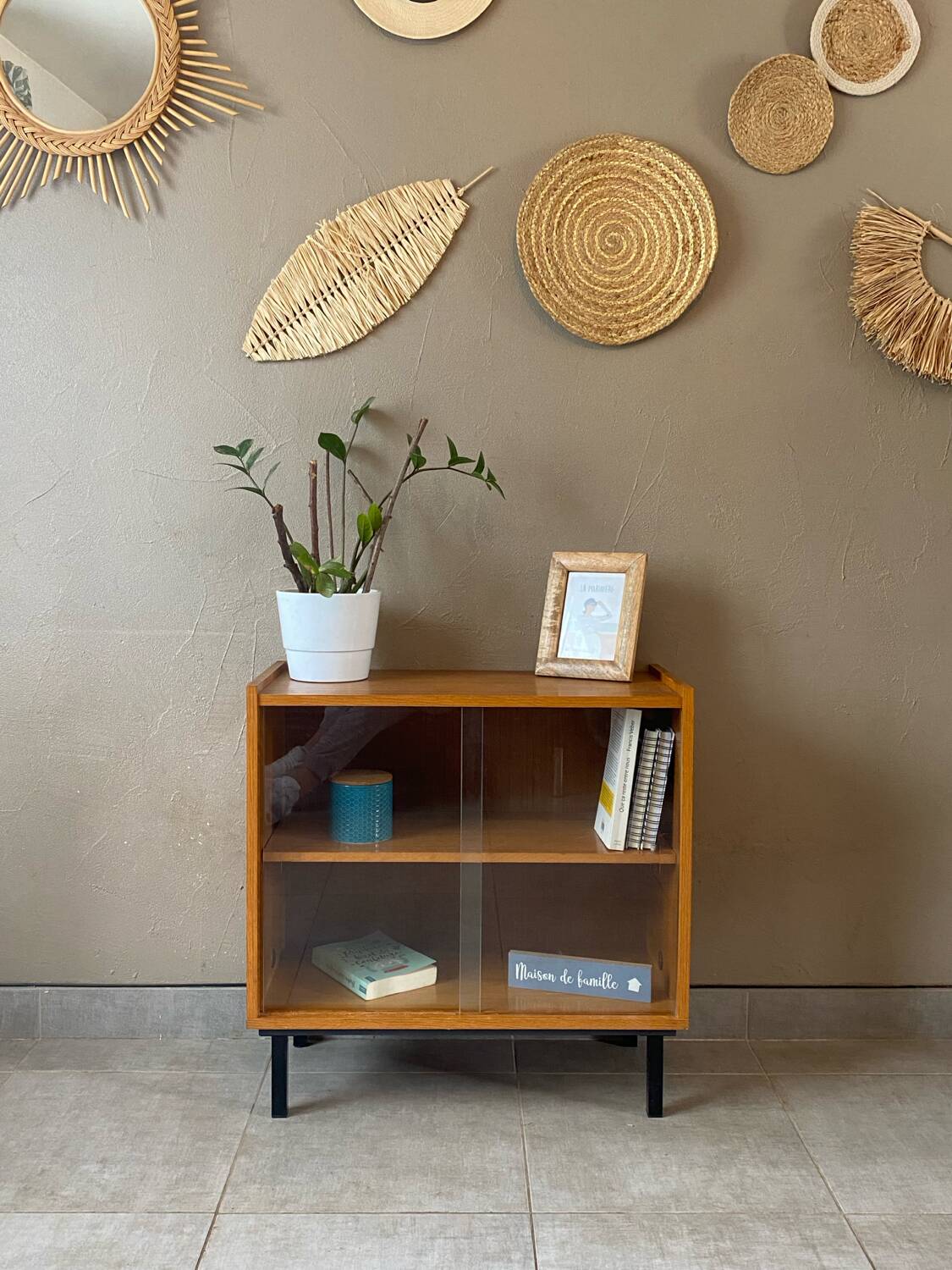 Vintage display cabinet (or TV cabinet)