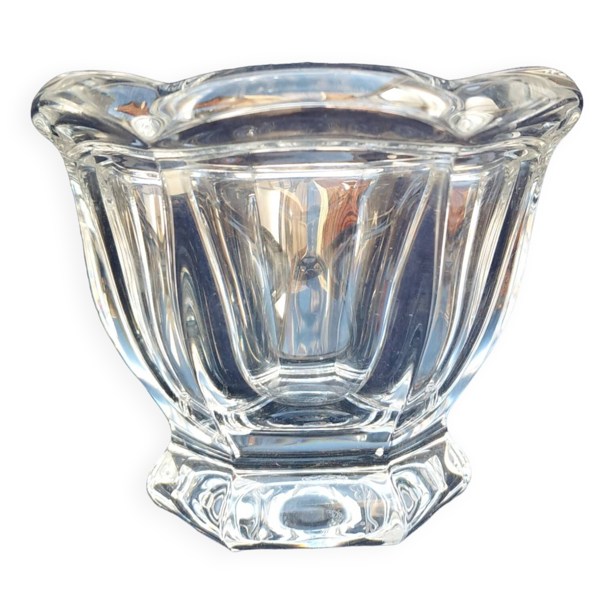 Tulip-shaped Baccarat crystal pot signed