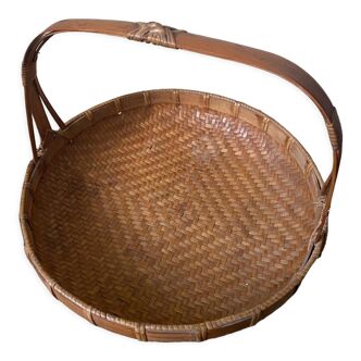 Basket with handle