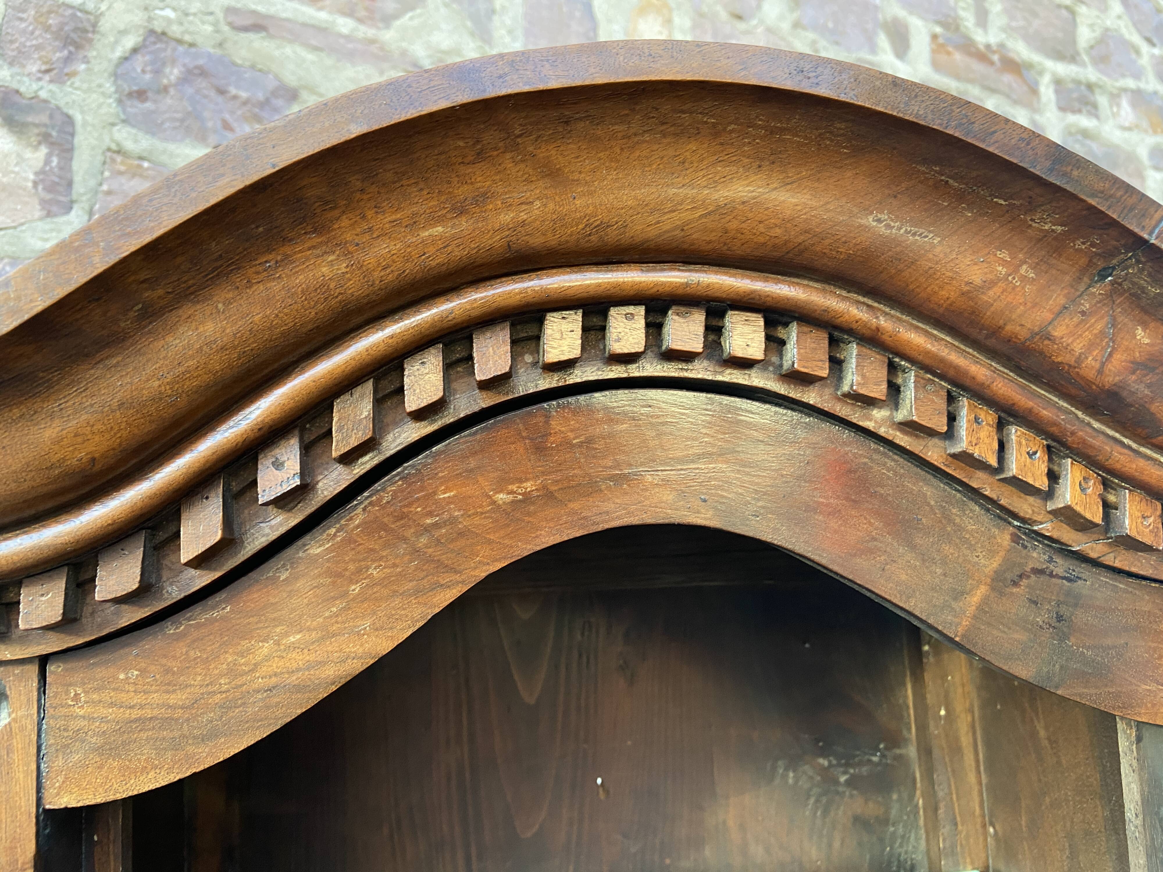 Wall cabinet XIXth in walnut