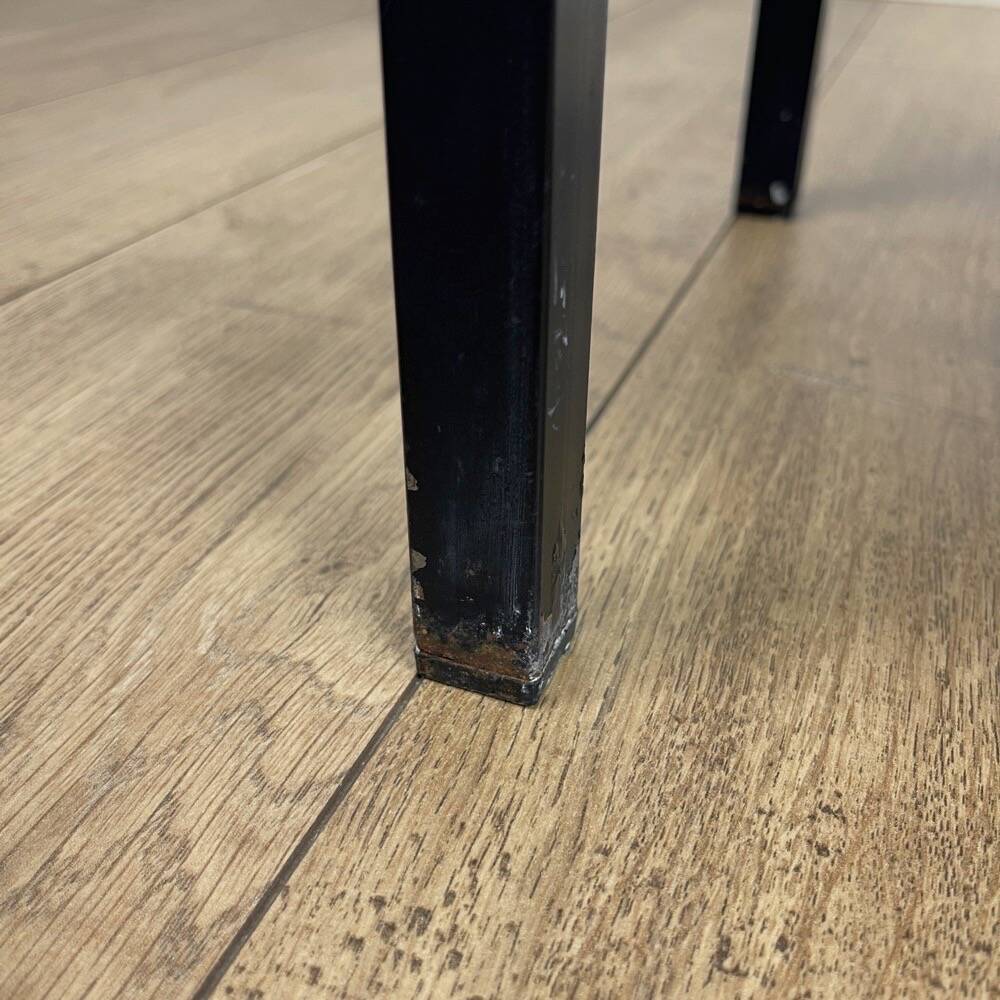 Meuble d'appoint design Formica et métal