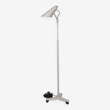 Modernist adjustable height floorlamp