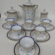 Service à café en porcelaine de Limoges, par Bernardaud. Années 30.