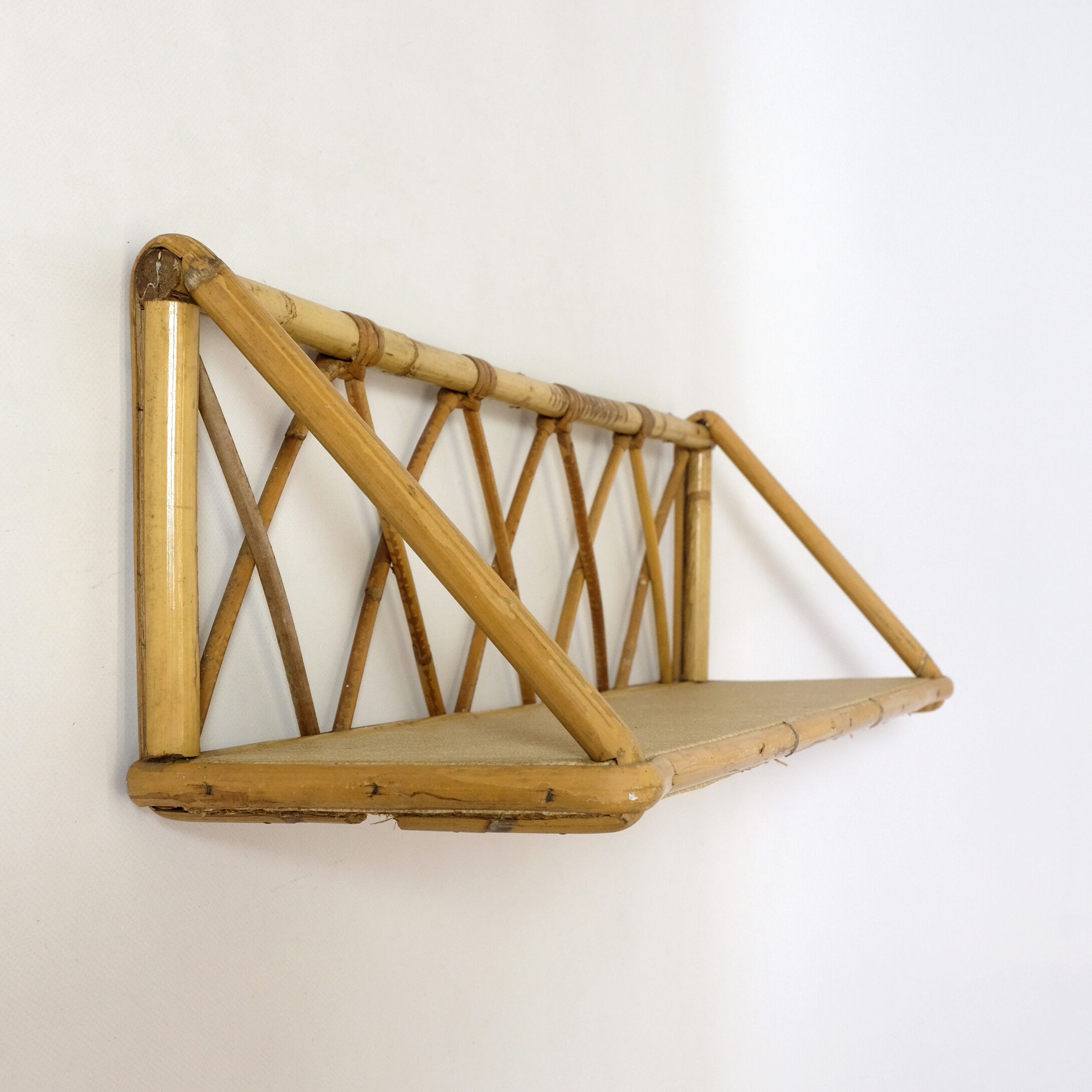 Rattan shelf from the 1960s-1970s.