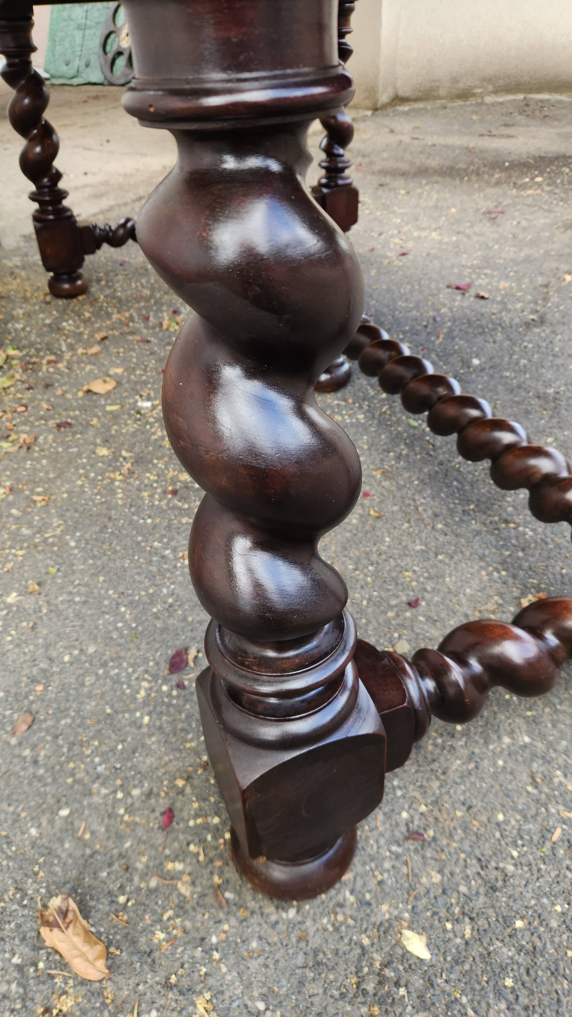 Antique table in Louis XIII style – Twisted legs