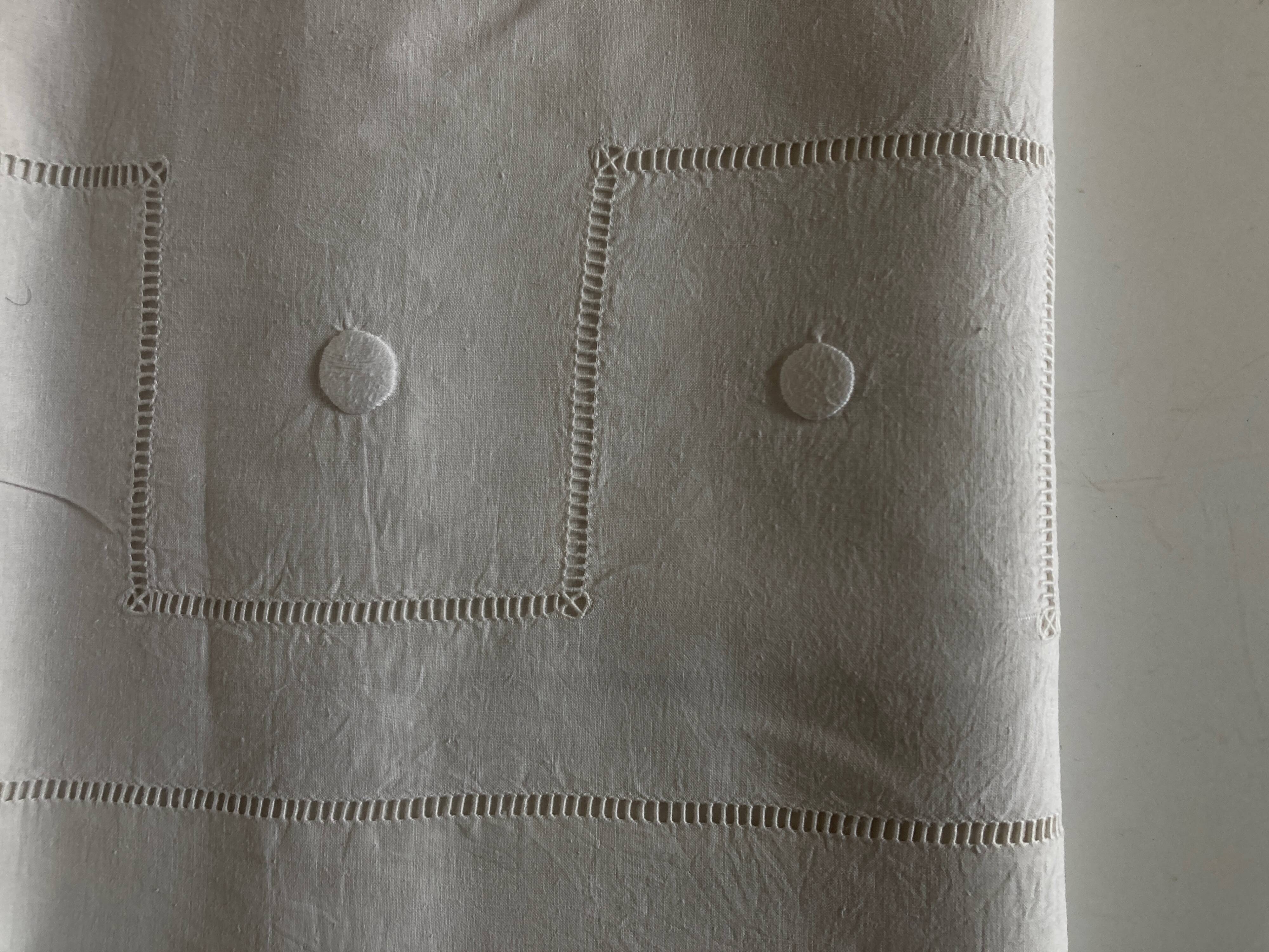 Modernist linen thread sheet 1940 embroidered with dots and openwork without monogram 240cm