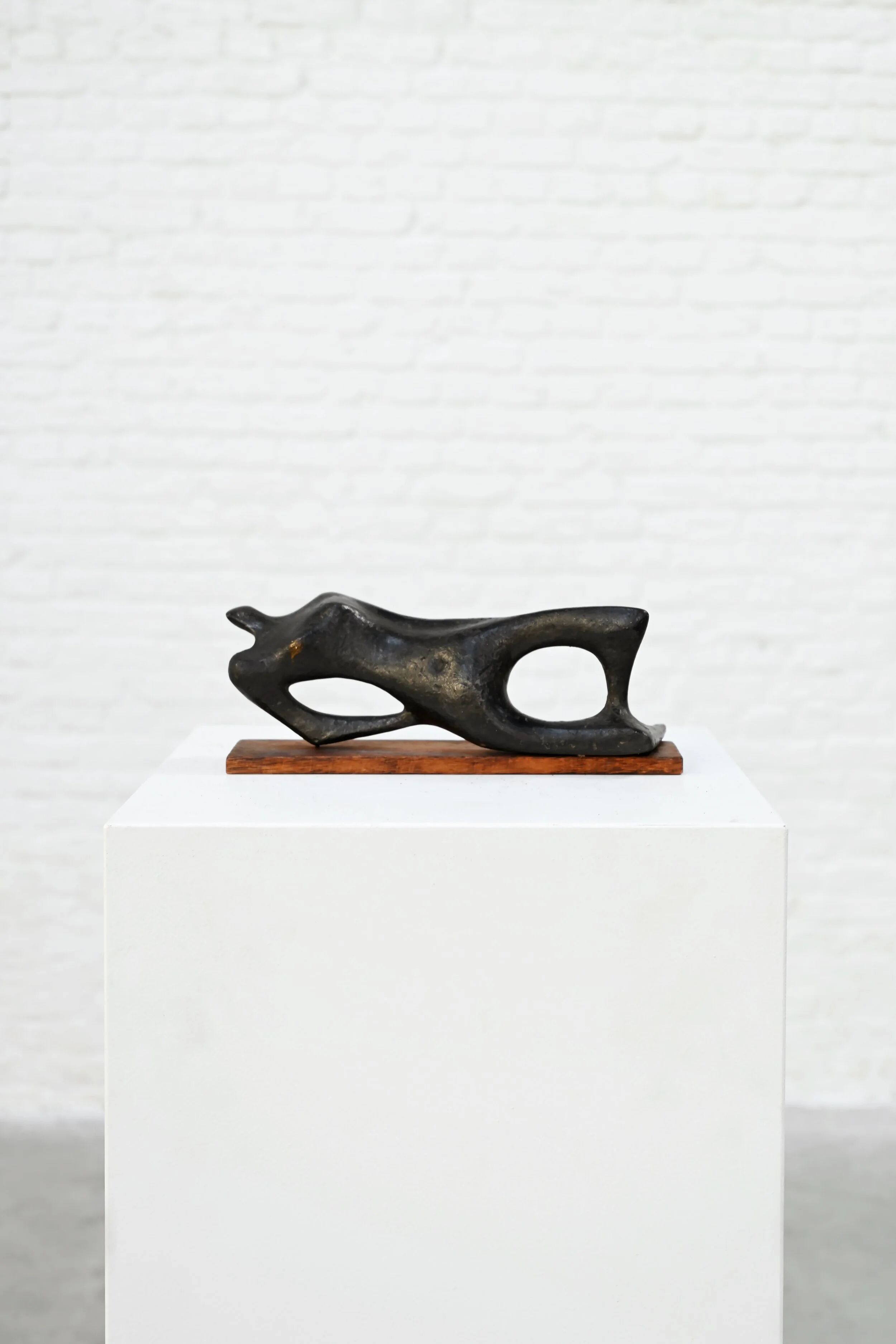 Marc de Bruyn (1924–2009) — Bronze abstract female sculpture