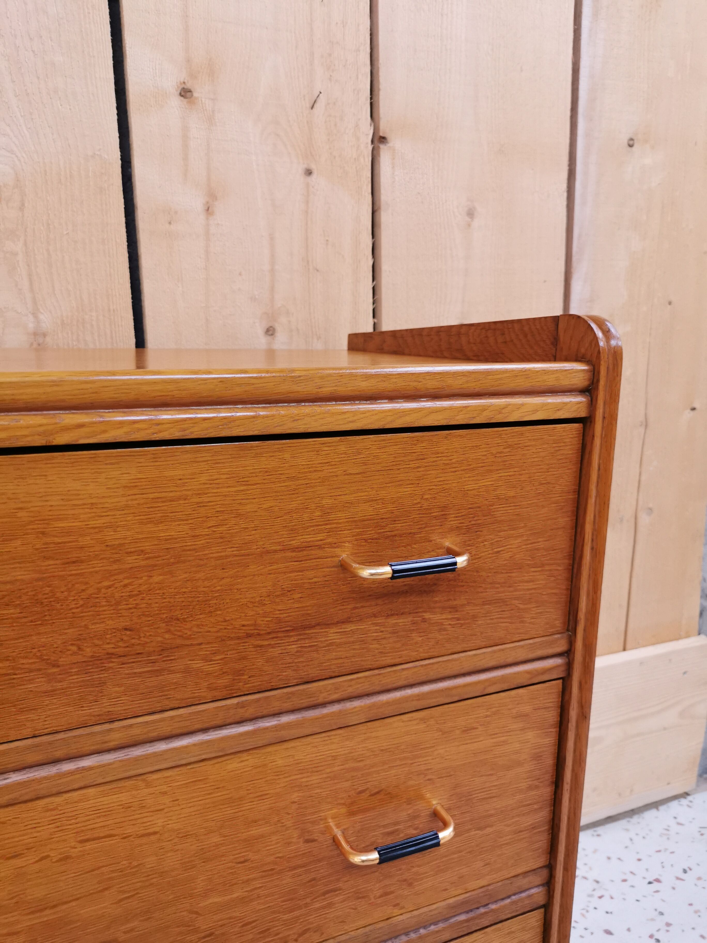 Chest of drawer compass feet