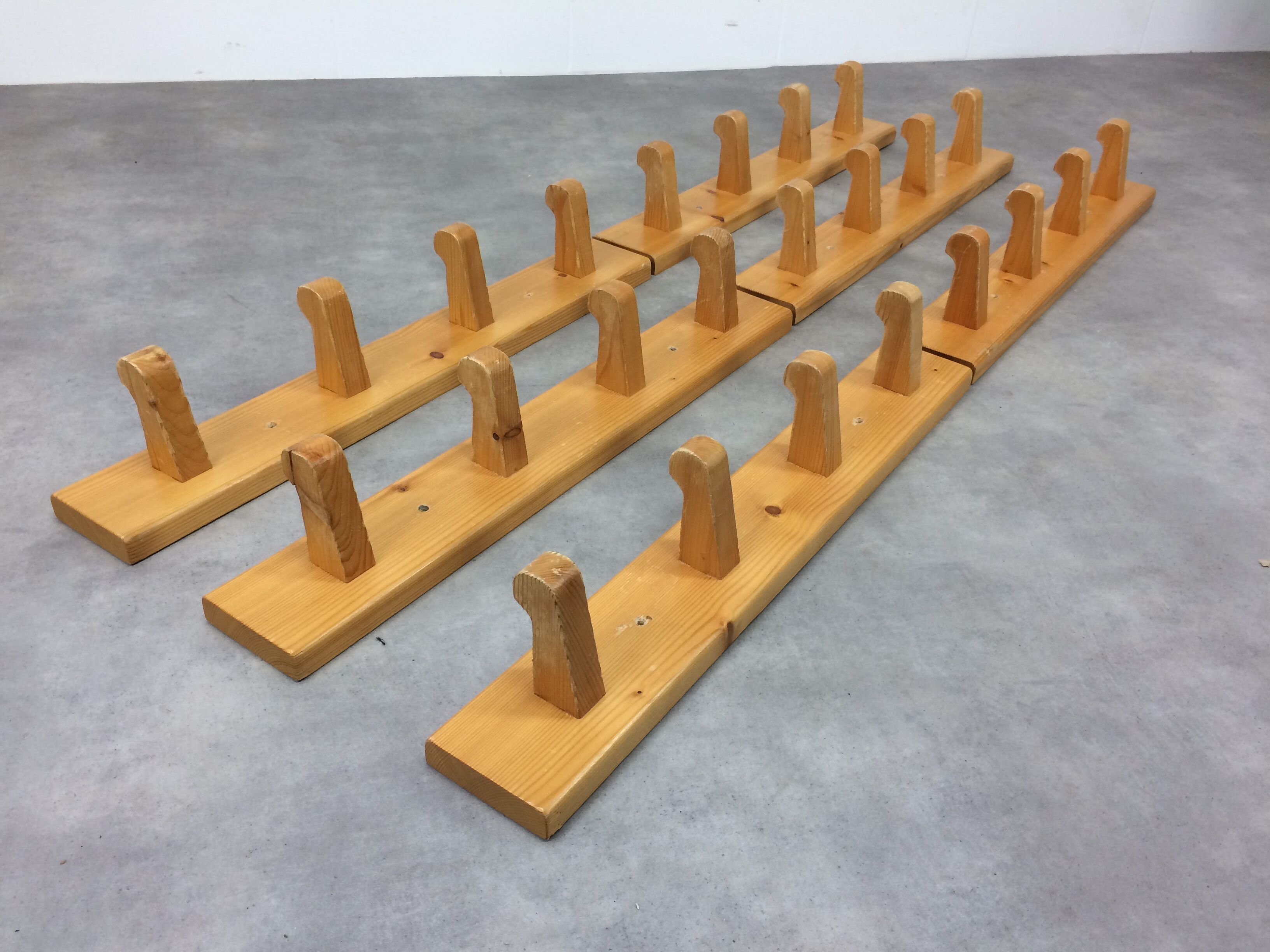 2 pine wall coat racks 4 hooks, chalet decoration