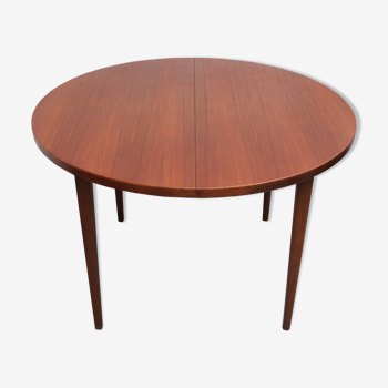 1960s extendible  round dining table in teak