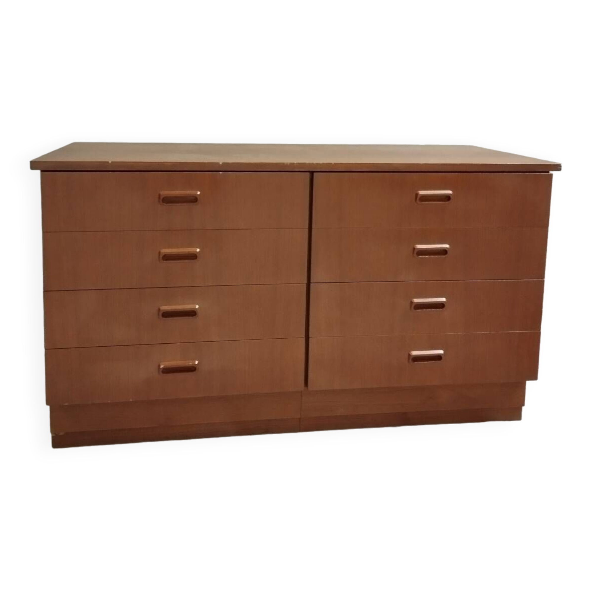 Scandinavian chest of drawers with 8 drawers