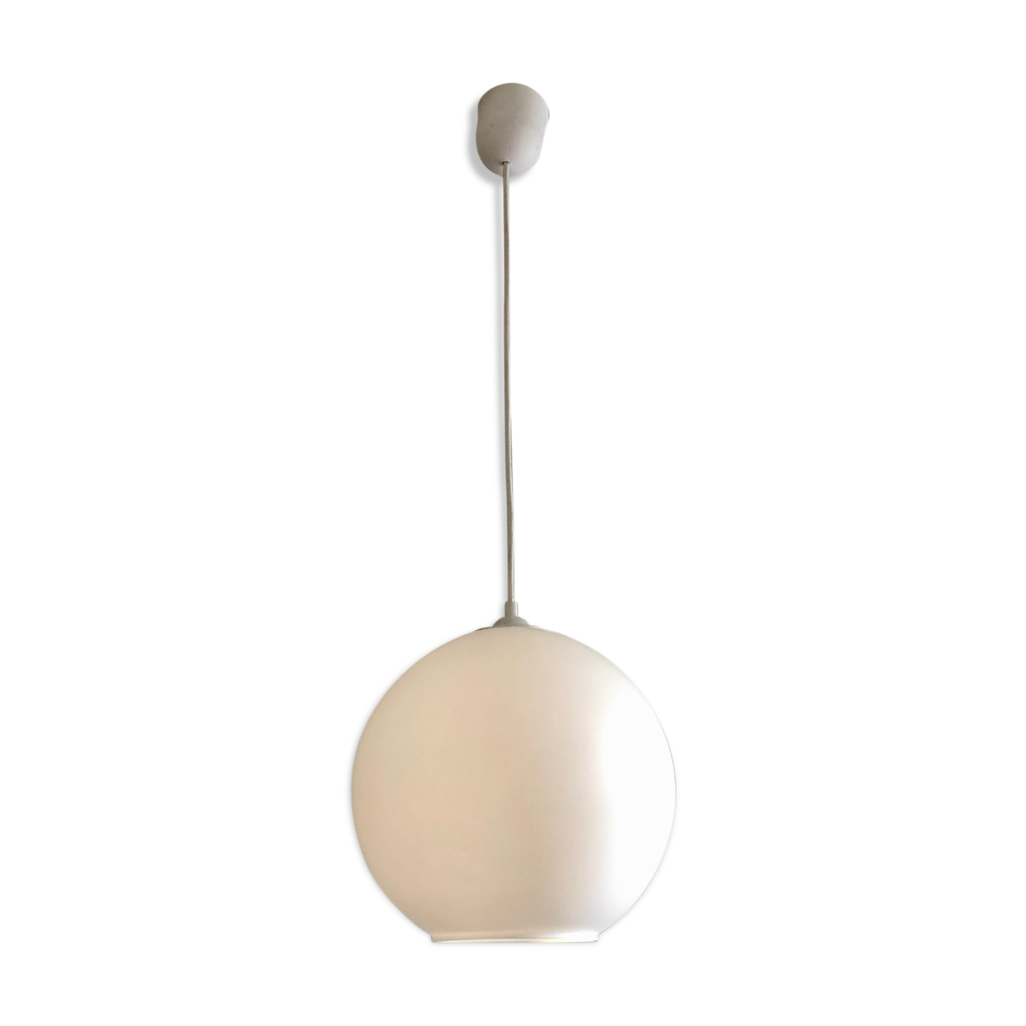 White ball suspension