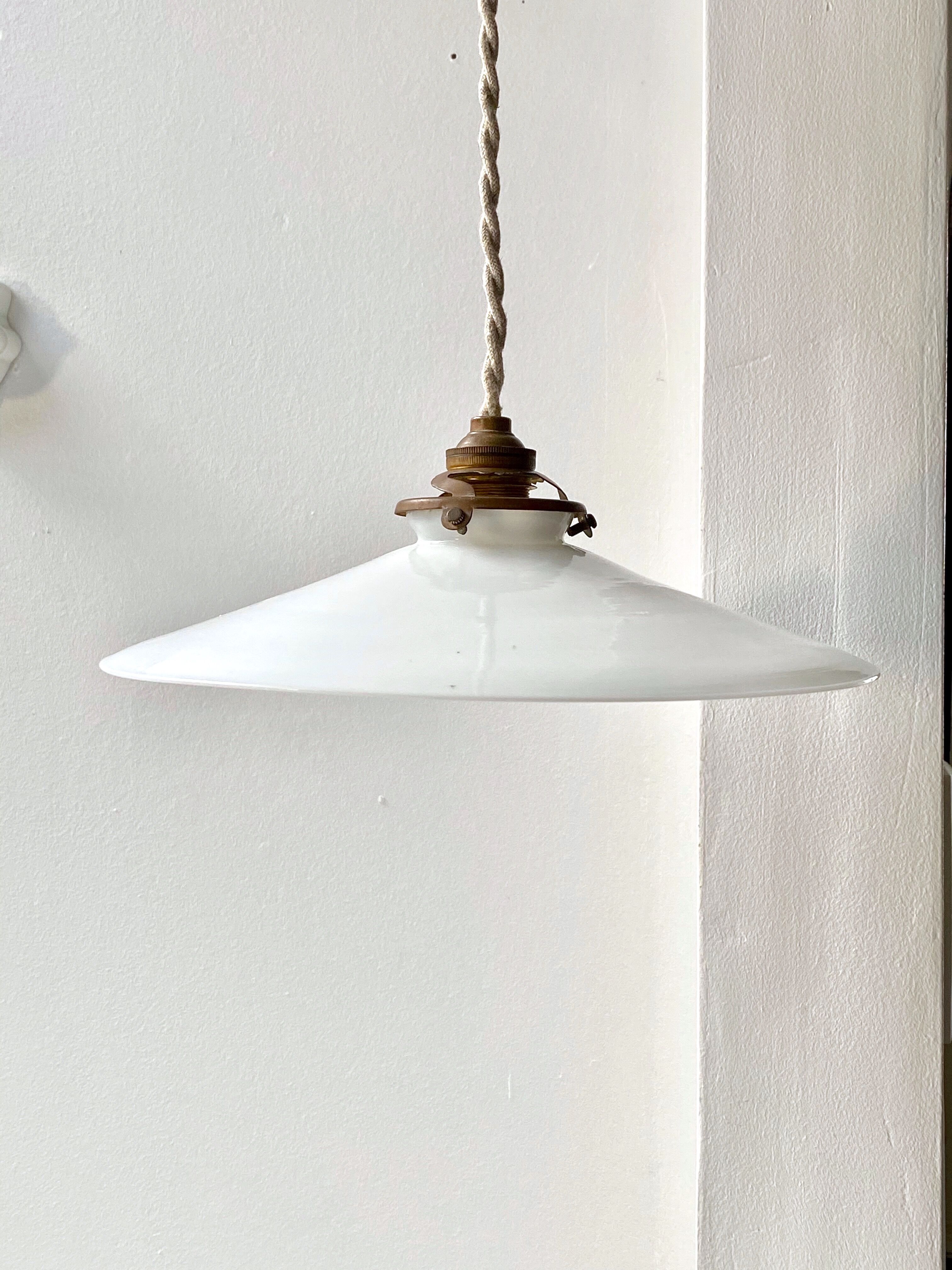 Former opaline suspension