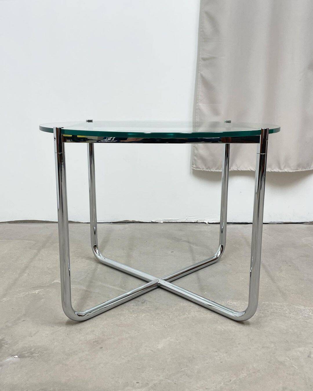 MR table, Mies van der Rohe, Knoll International
