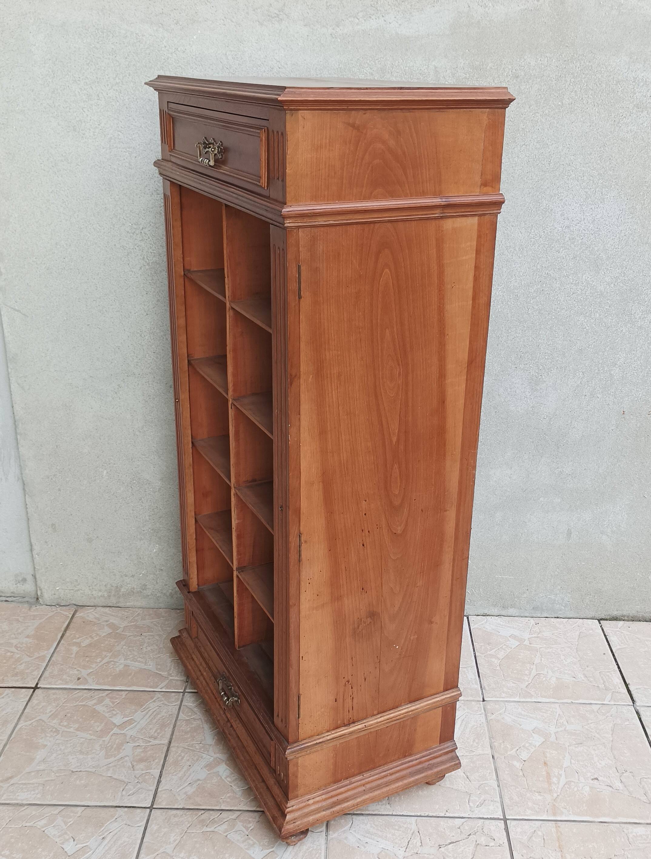 Walnut cardboard box stamped BRUN.G