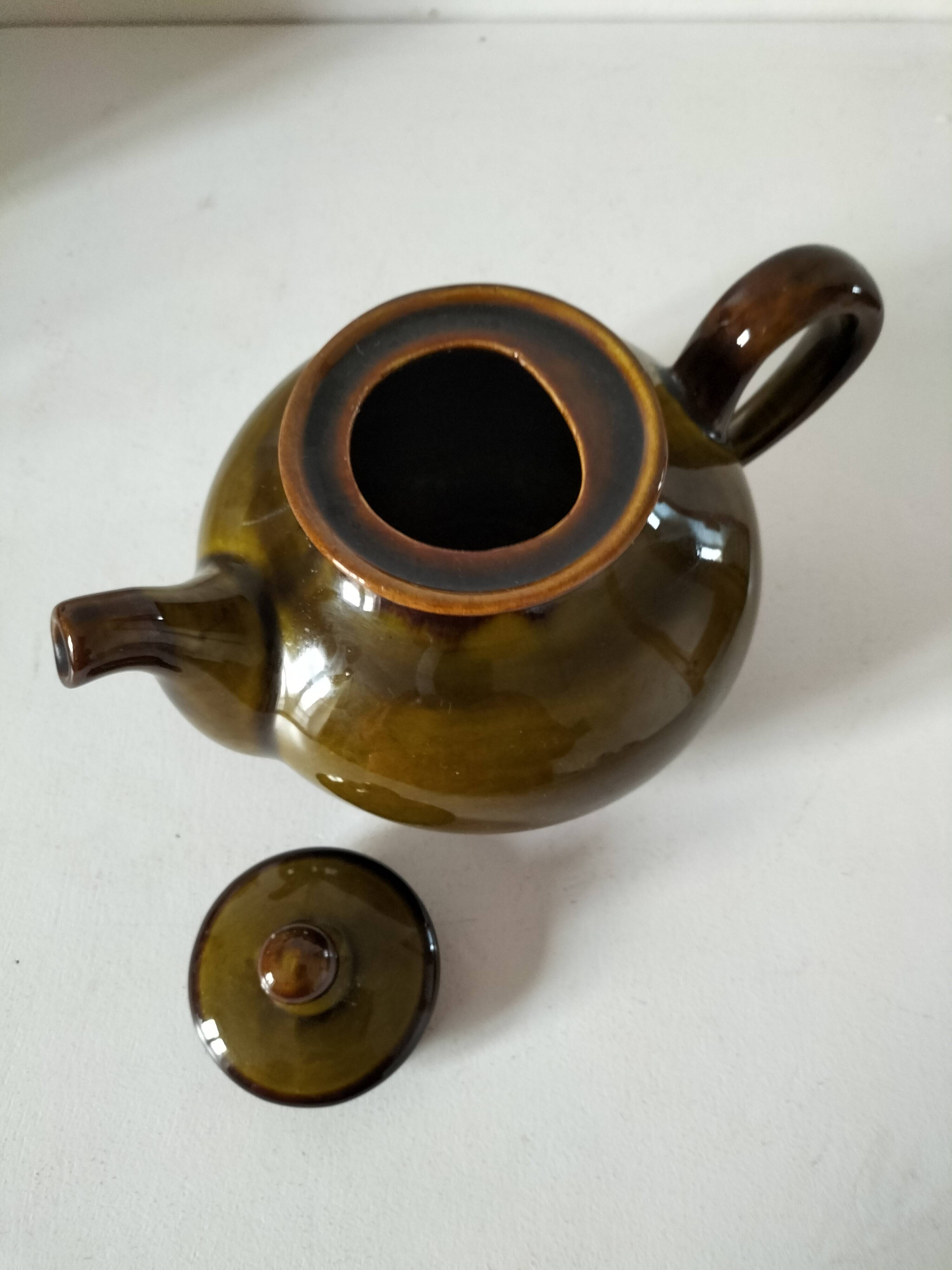 Saint Clément earthenware teapot