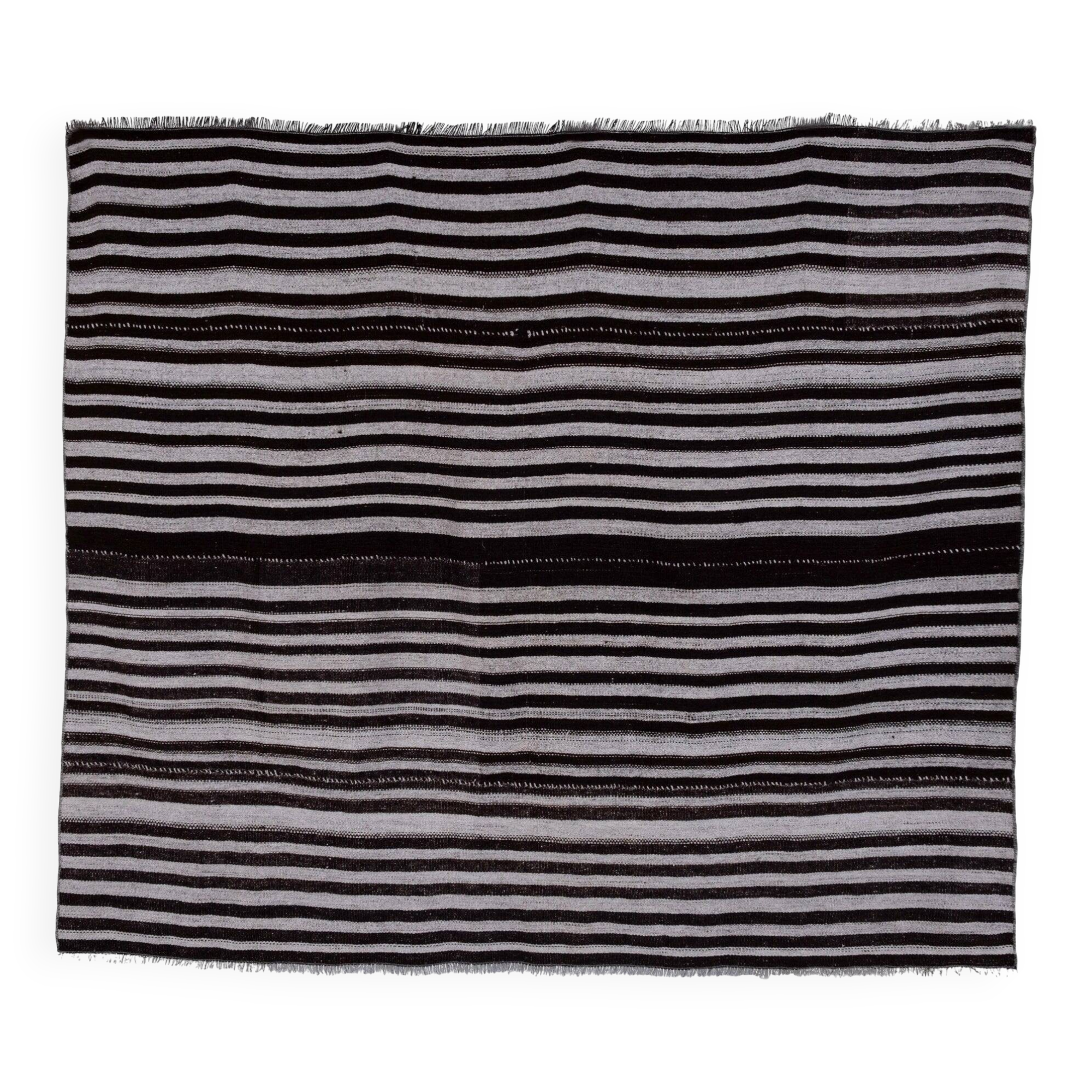 Vintage Turkish kilim, handwoven, 193x228 cm.