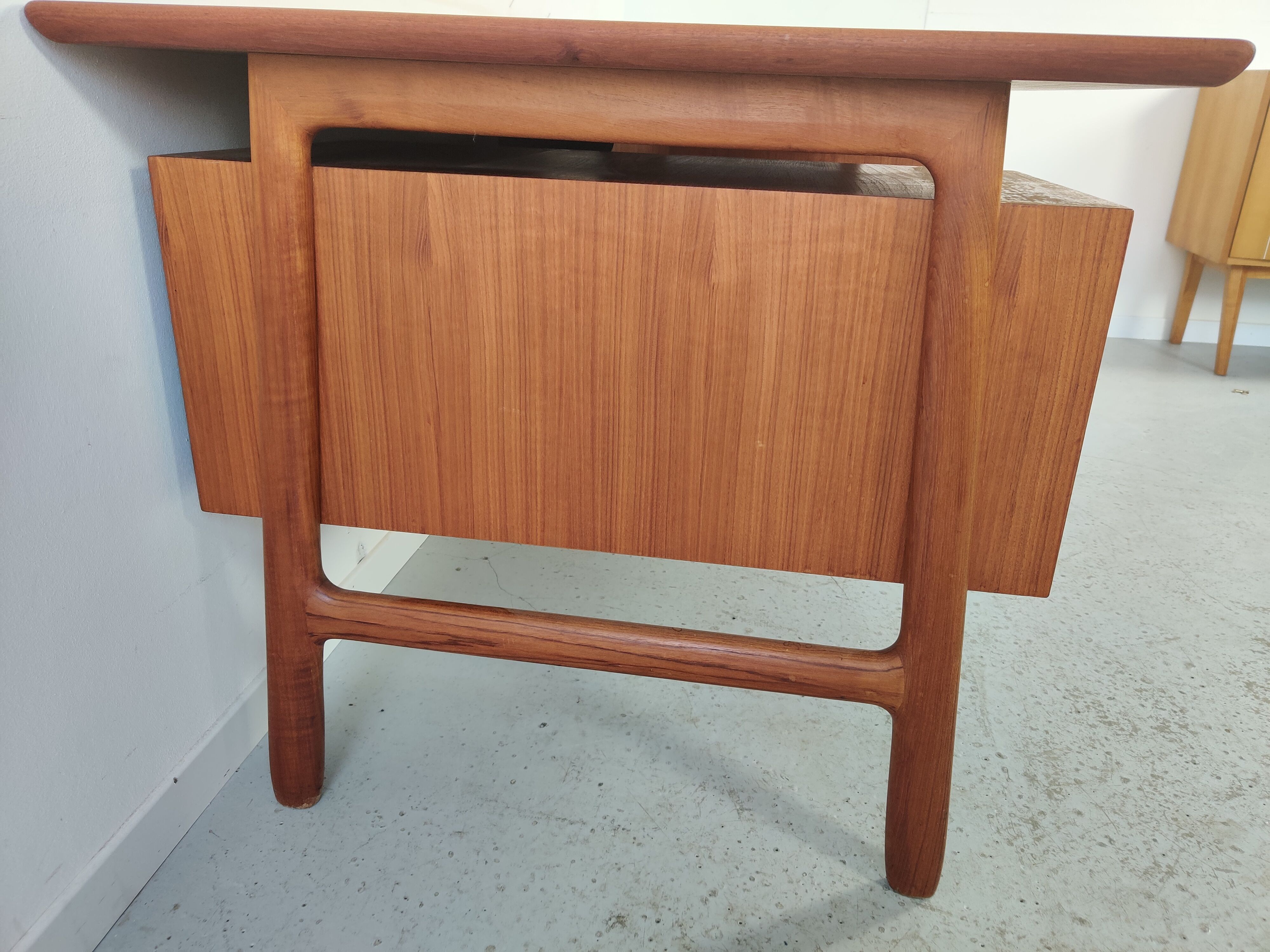 Teak desk by Gunni Omann "model 75" for Omann Jun, Dänemark 1960s