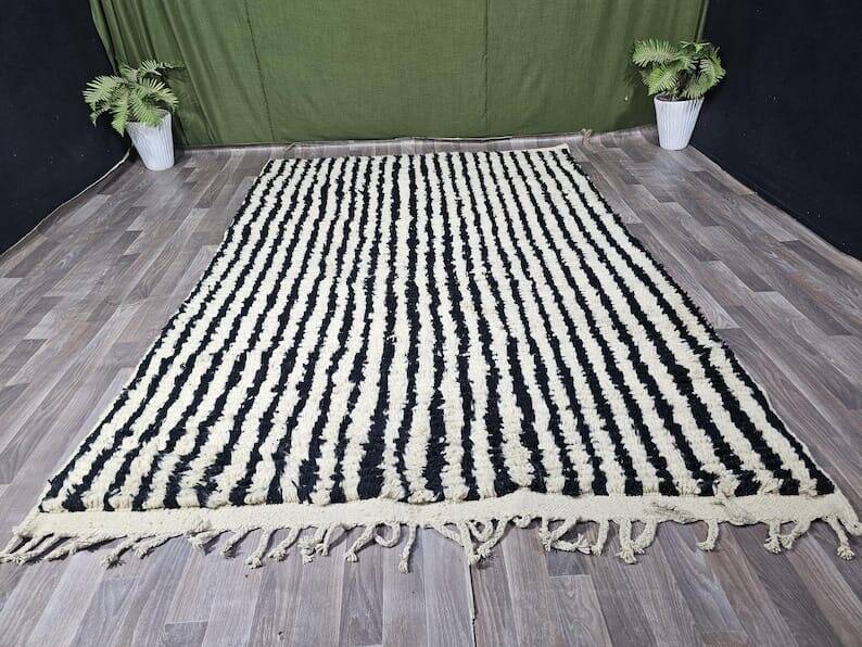 Handwoven traditional black and white Berber rug, size 250/150 cm.
