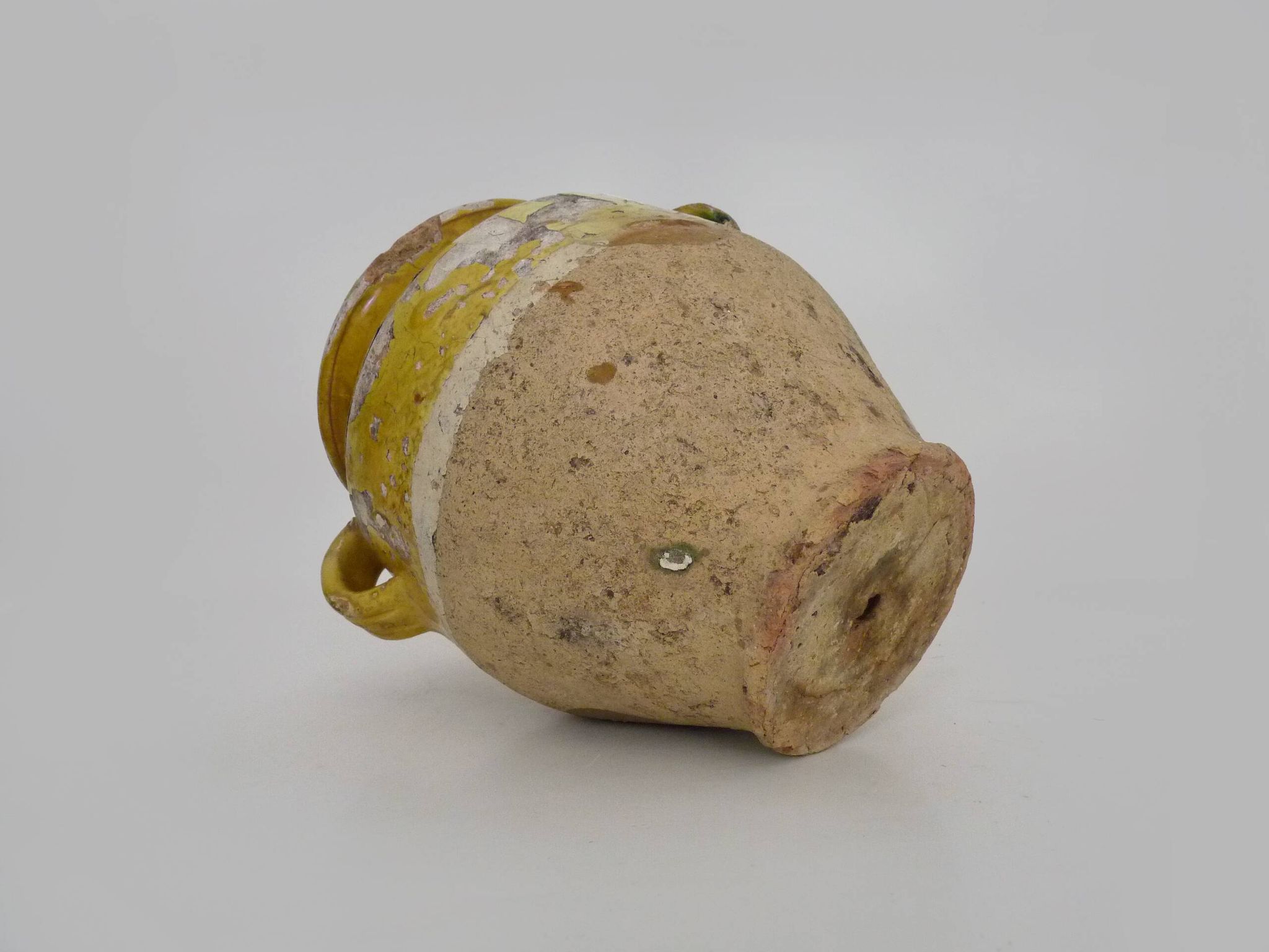 Magnificent glazed yellow confit pot, south-west of France. 19th century.